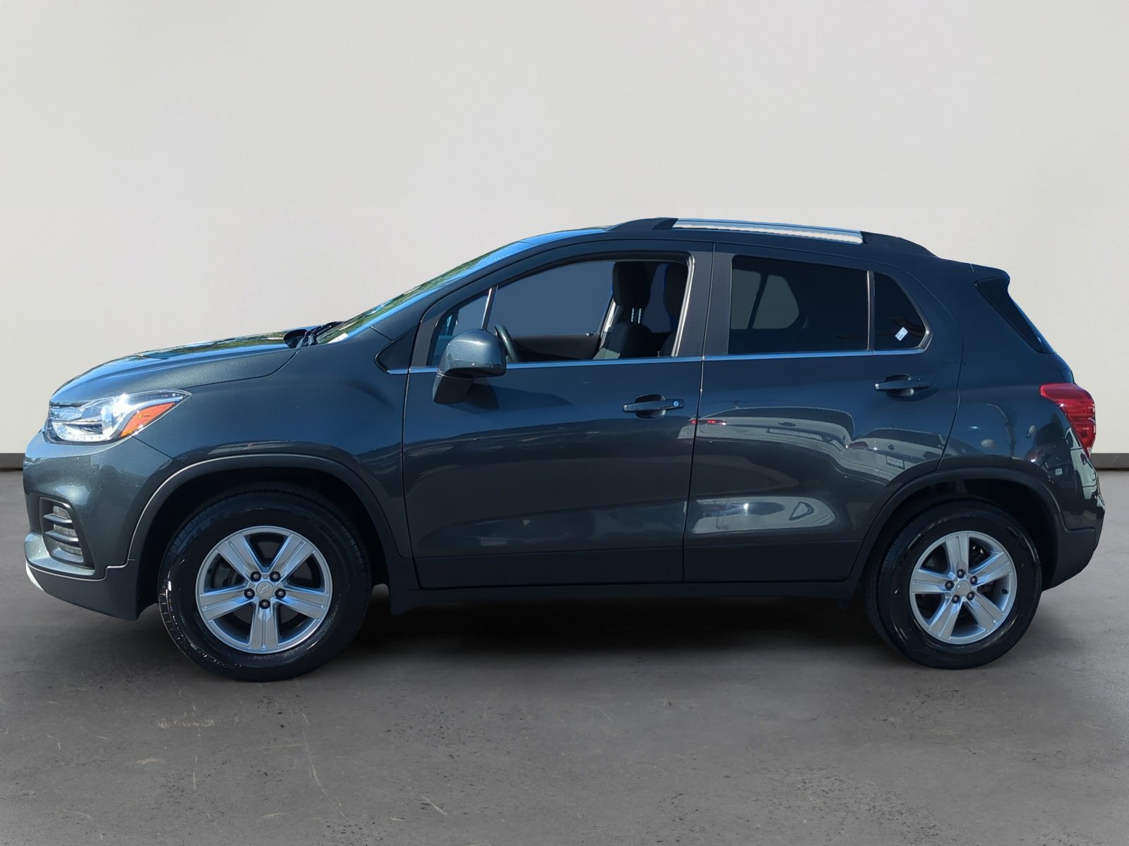 Used 2020 Chevrolet Trax LT with VIN 3GNCJPSBXLL107136 for sale in Avondale, AZ