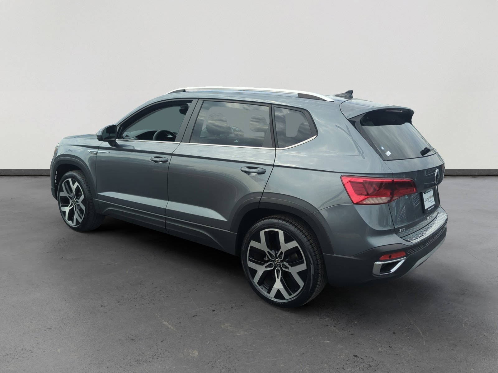 2023 Volkswagen Taos SEL photo 3