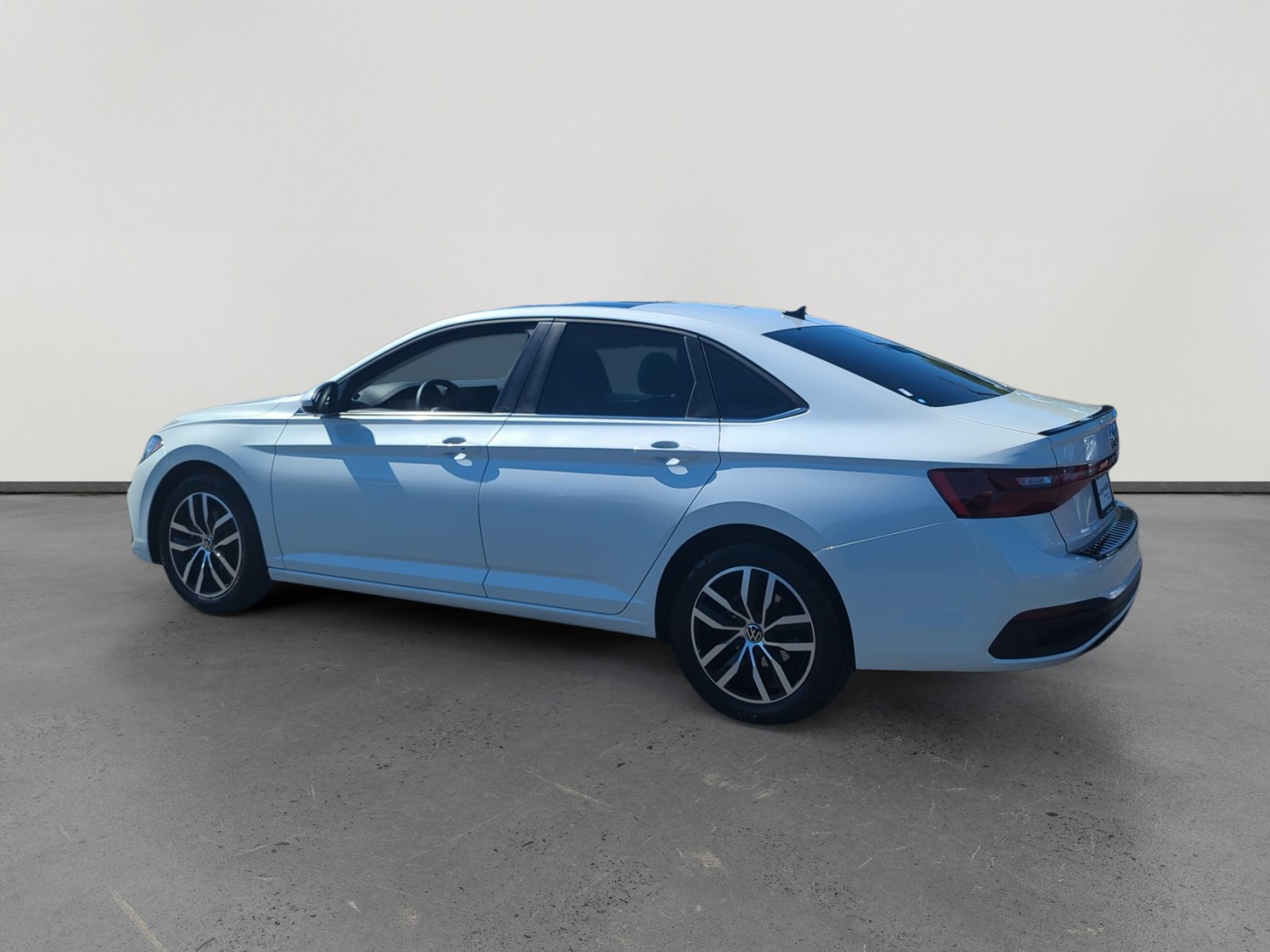 2025 Volkswagen Jetta SE photo 3