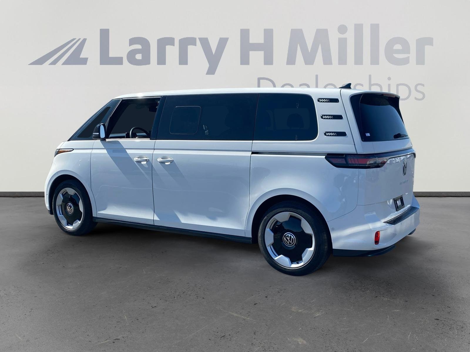 2025 Volkswagen ID. Buzz Pro S photo 3
