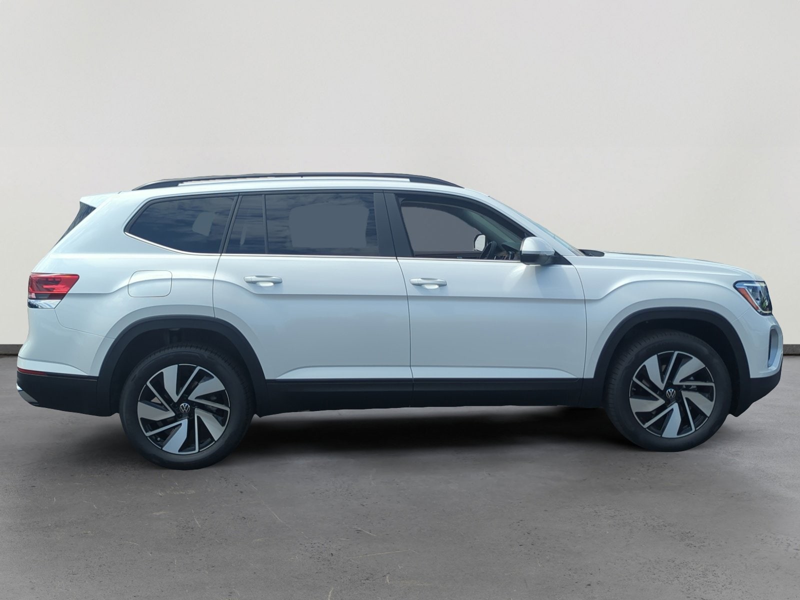 2026 Volkswagen Atlas SE w/Tech - Photo 6