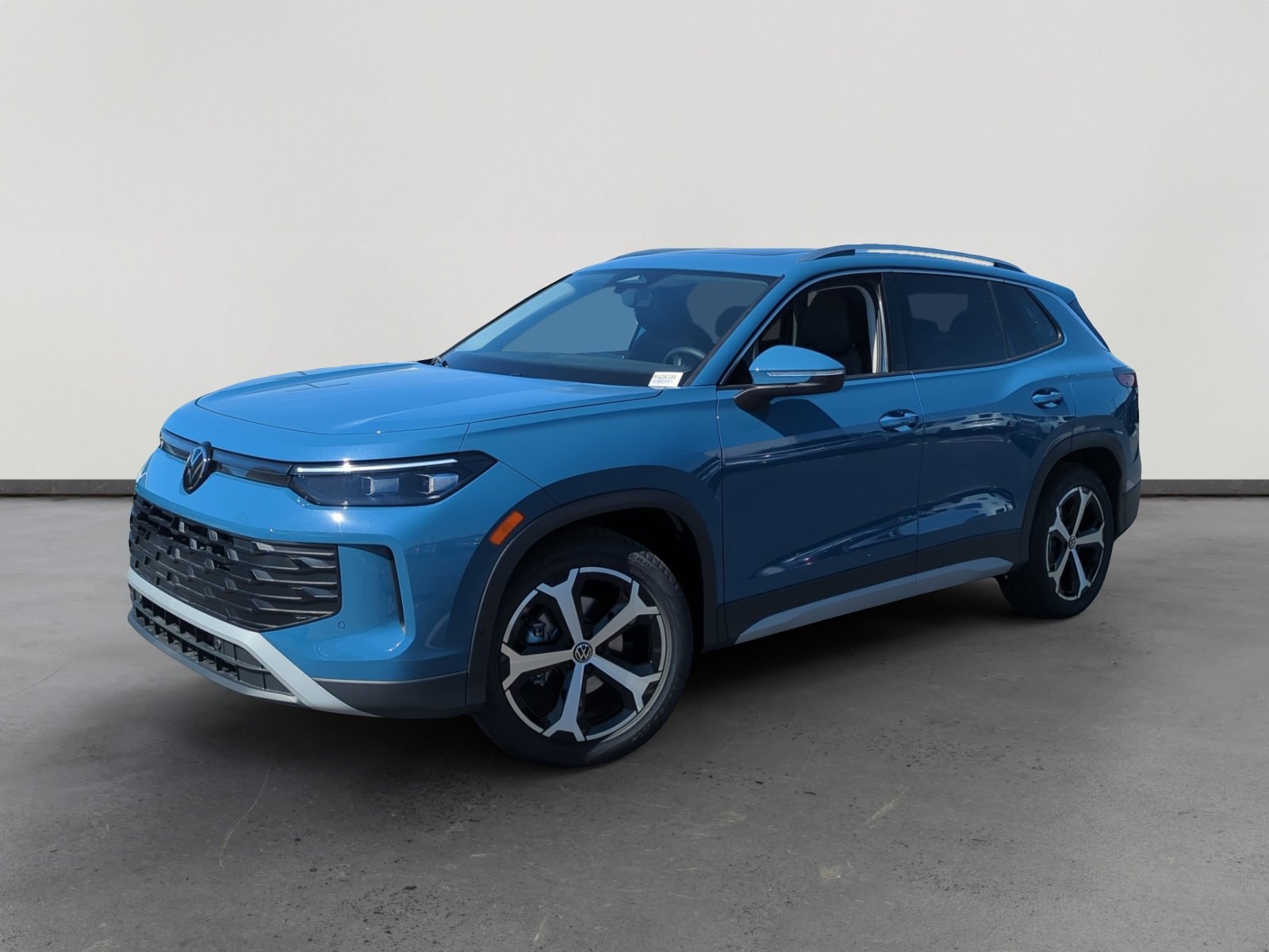 2026 Volkswagen Tiguan 2.0T SE's photo