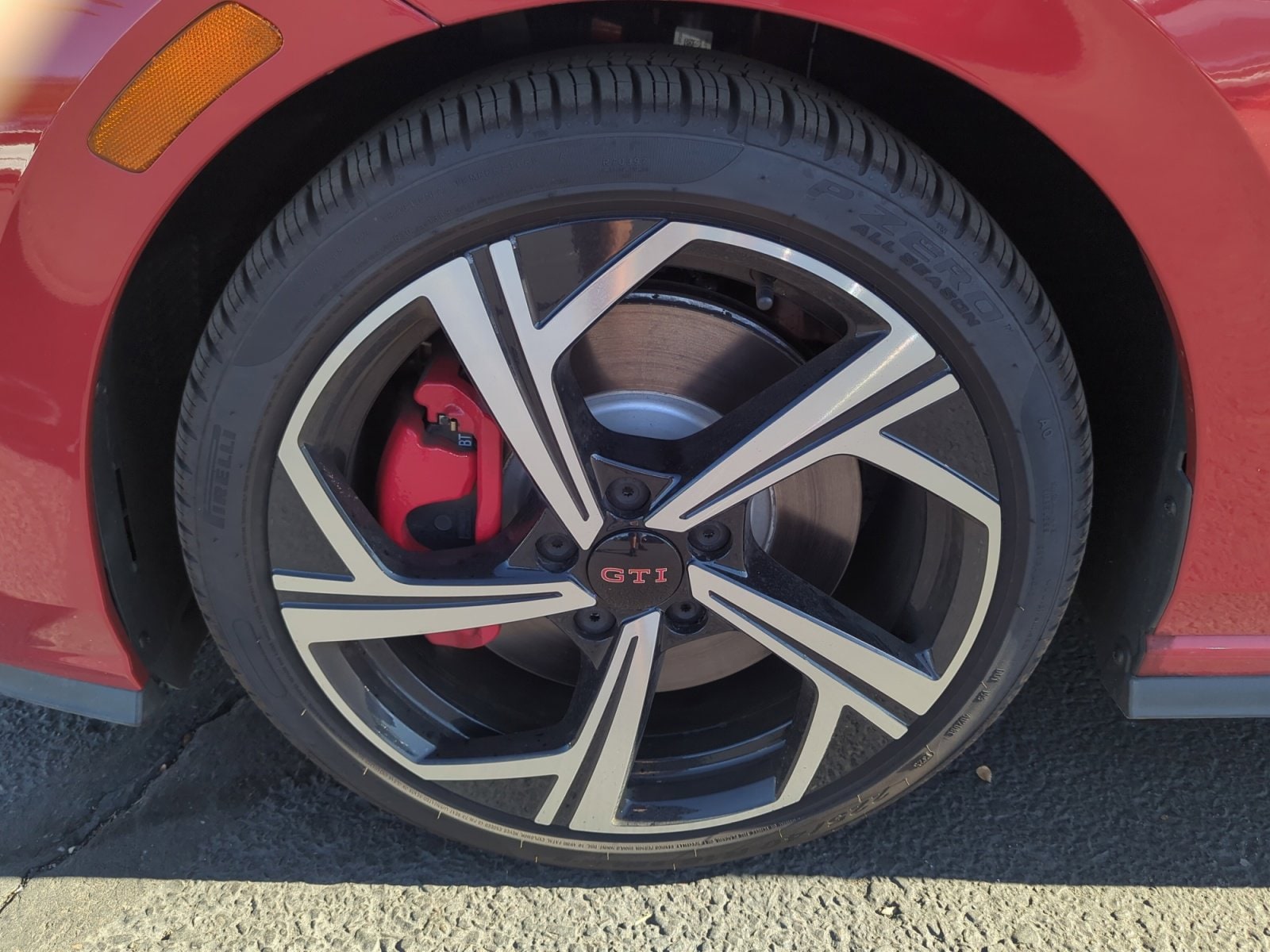 2025 Volkswagen Golf GTI SE - Photo 25