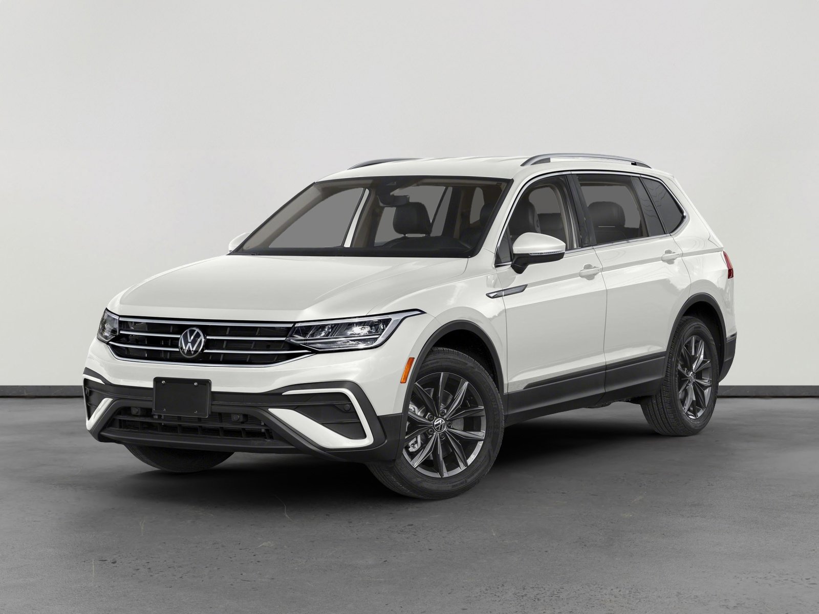 2023 Volkswagen Tiguan SE's photo
