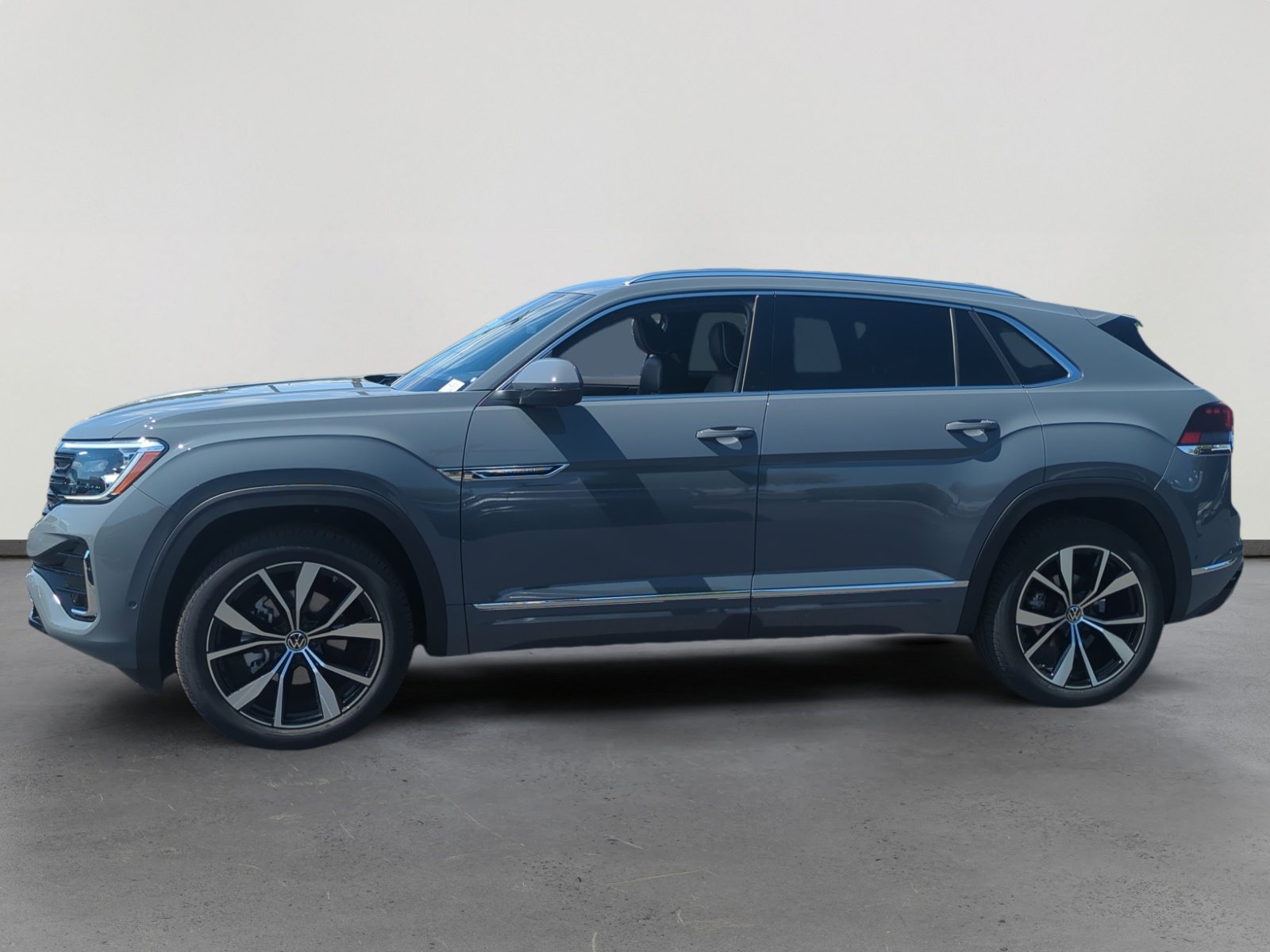 2026 Volkswagen Atlas Cross Sport SEL Premium R-Line photo 2