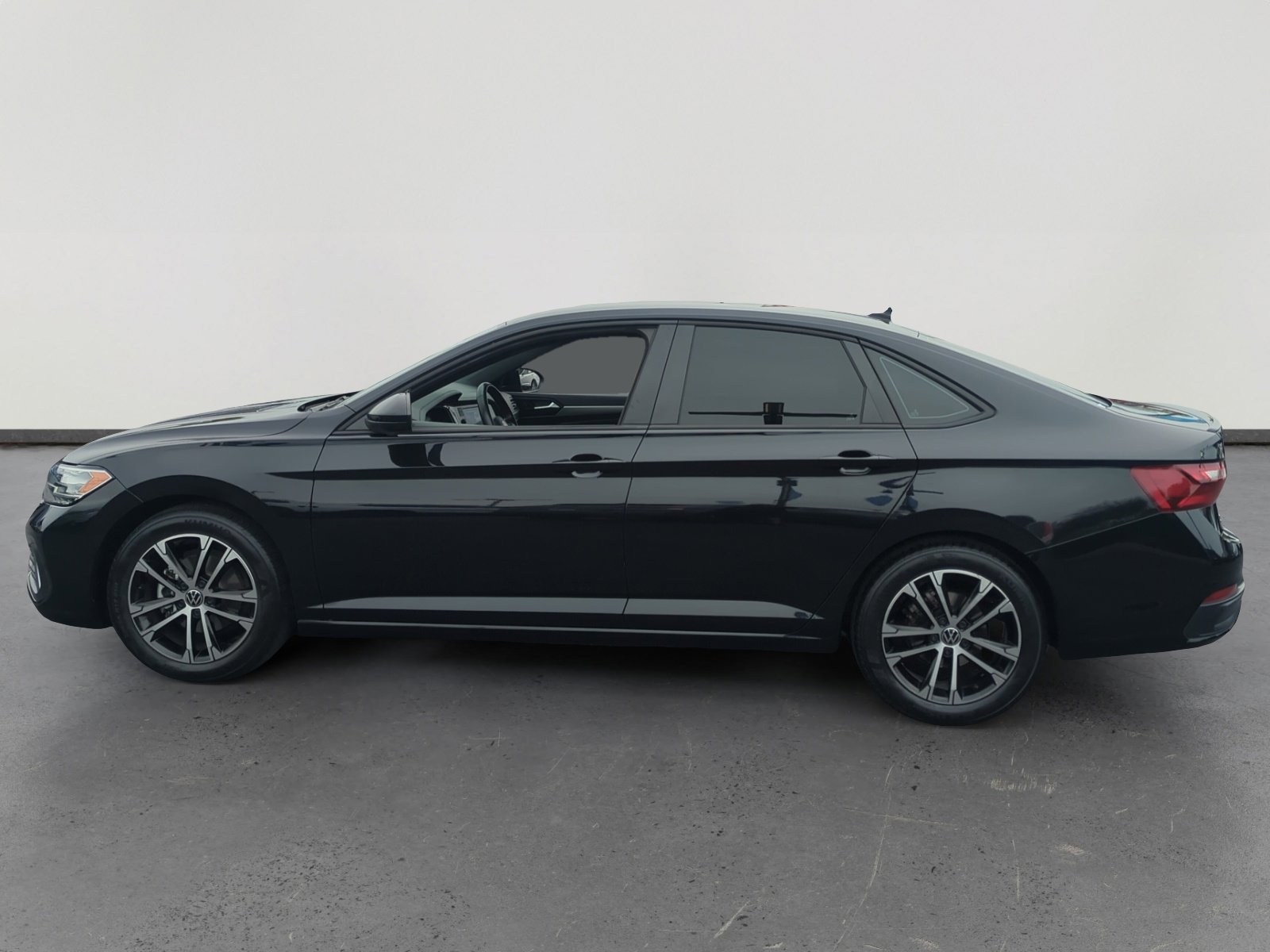 2022 Volkswagen Jetta Sport photo 2