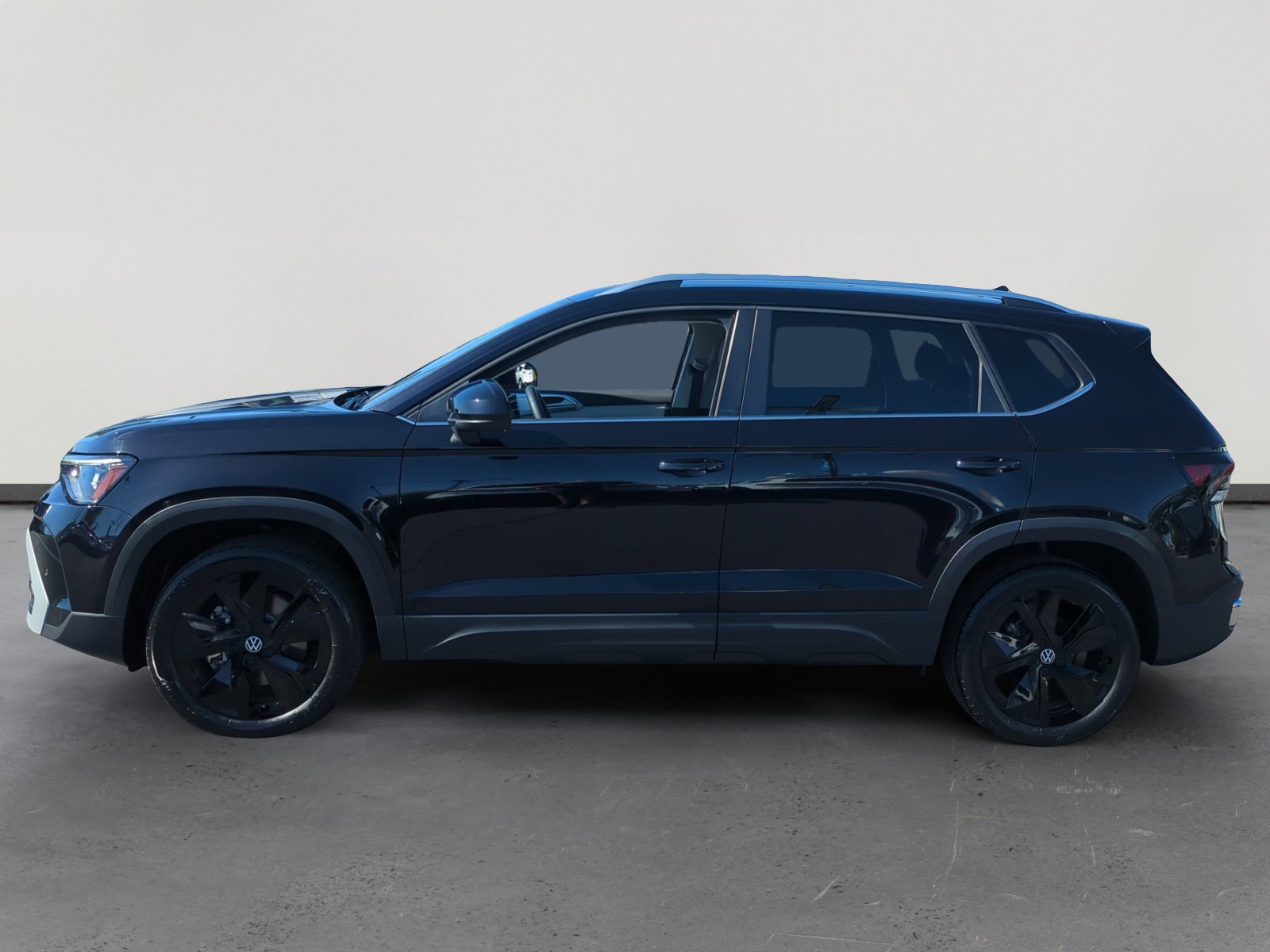 2025 Volkswagen Taos SE photo 2