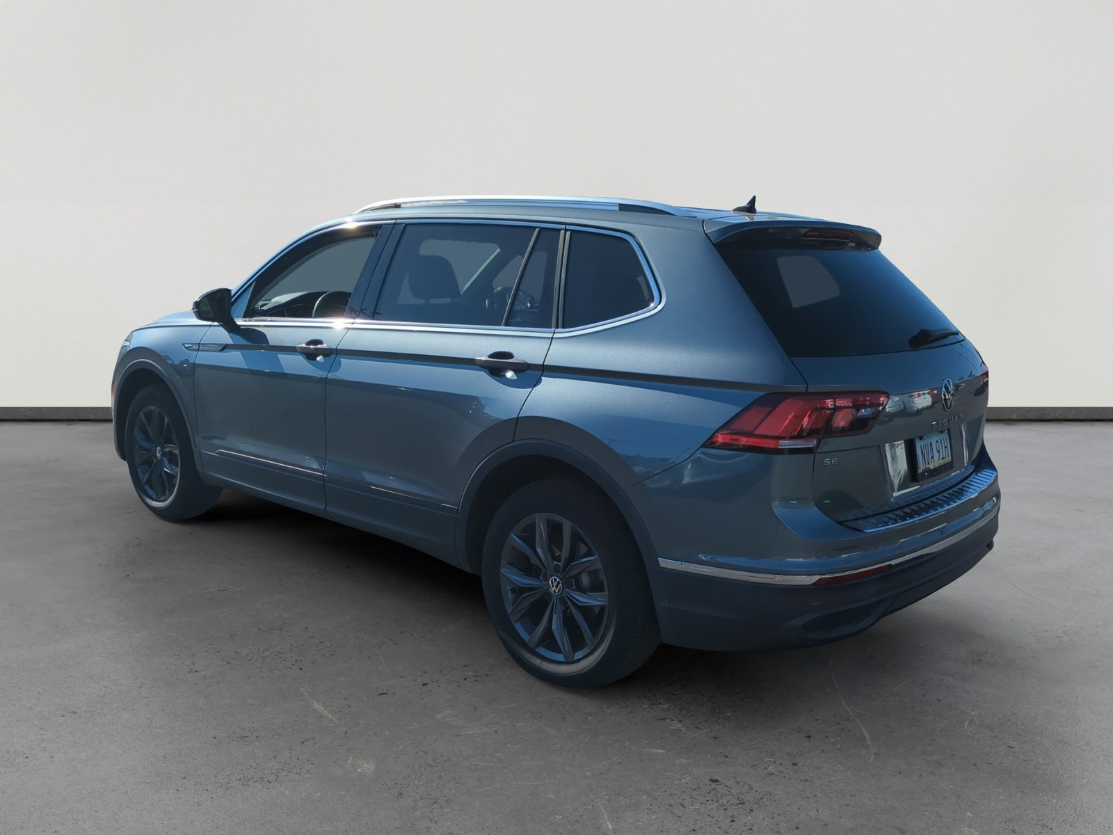 2022 Volkswagen Tiguan SE photo 3