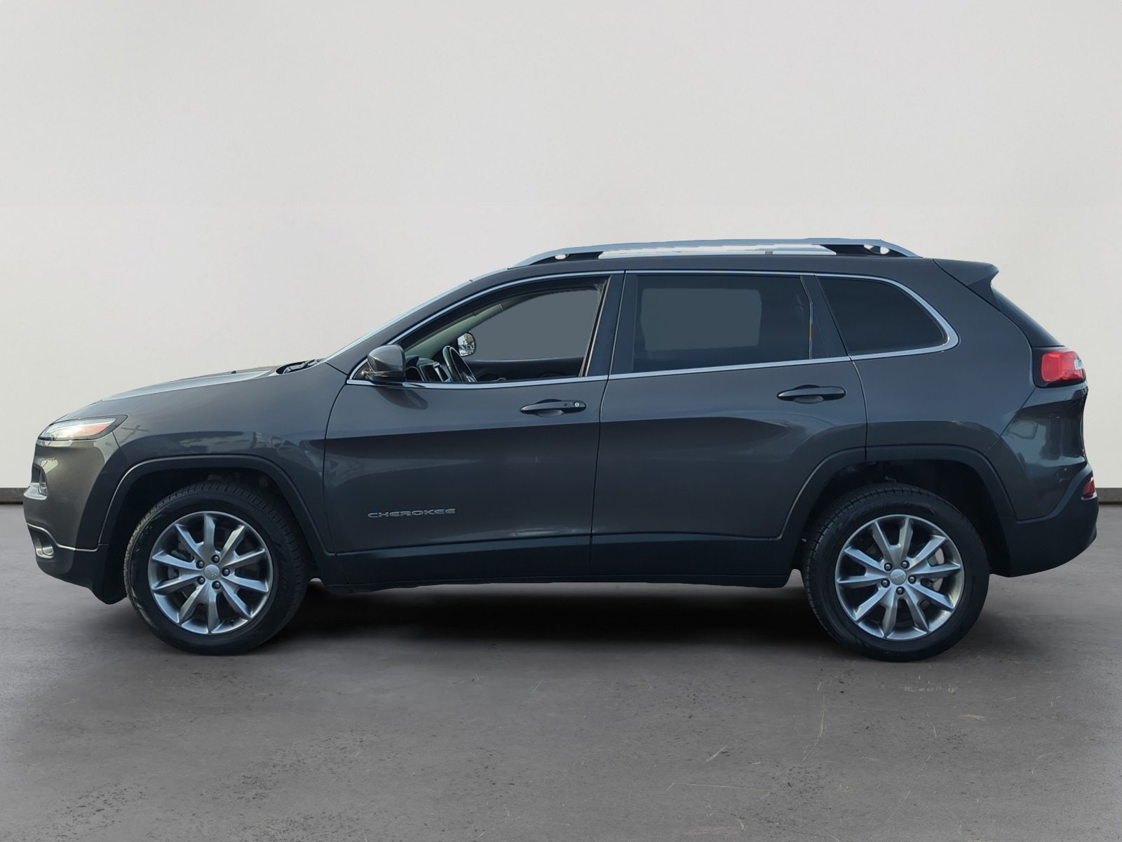 Used 2018 Jeep Cherokee Limited with VIN 1C4PJLDB1JD568292 for sale in Avondale, AZ