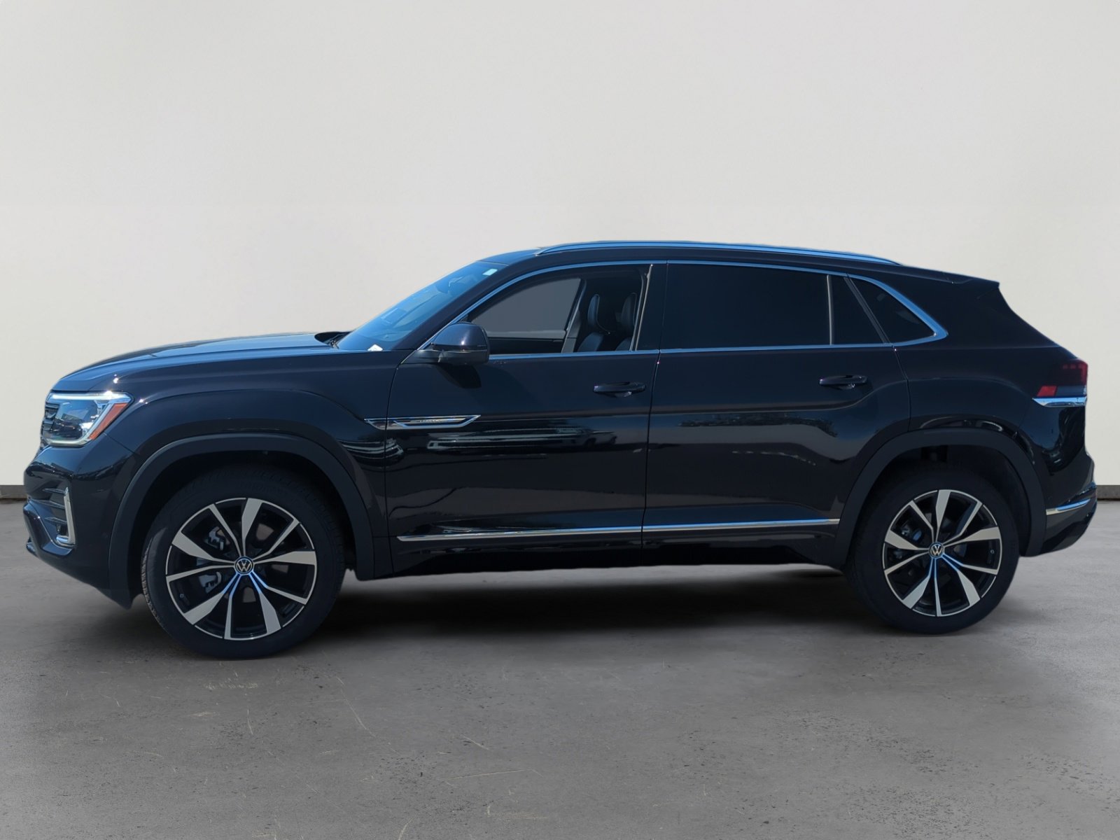 2025 Volkswagen Atlas Cross Sport SEL Premium R-Line photo 2