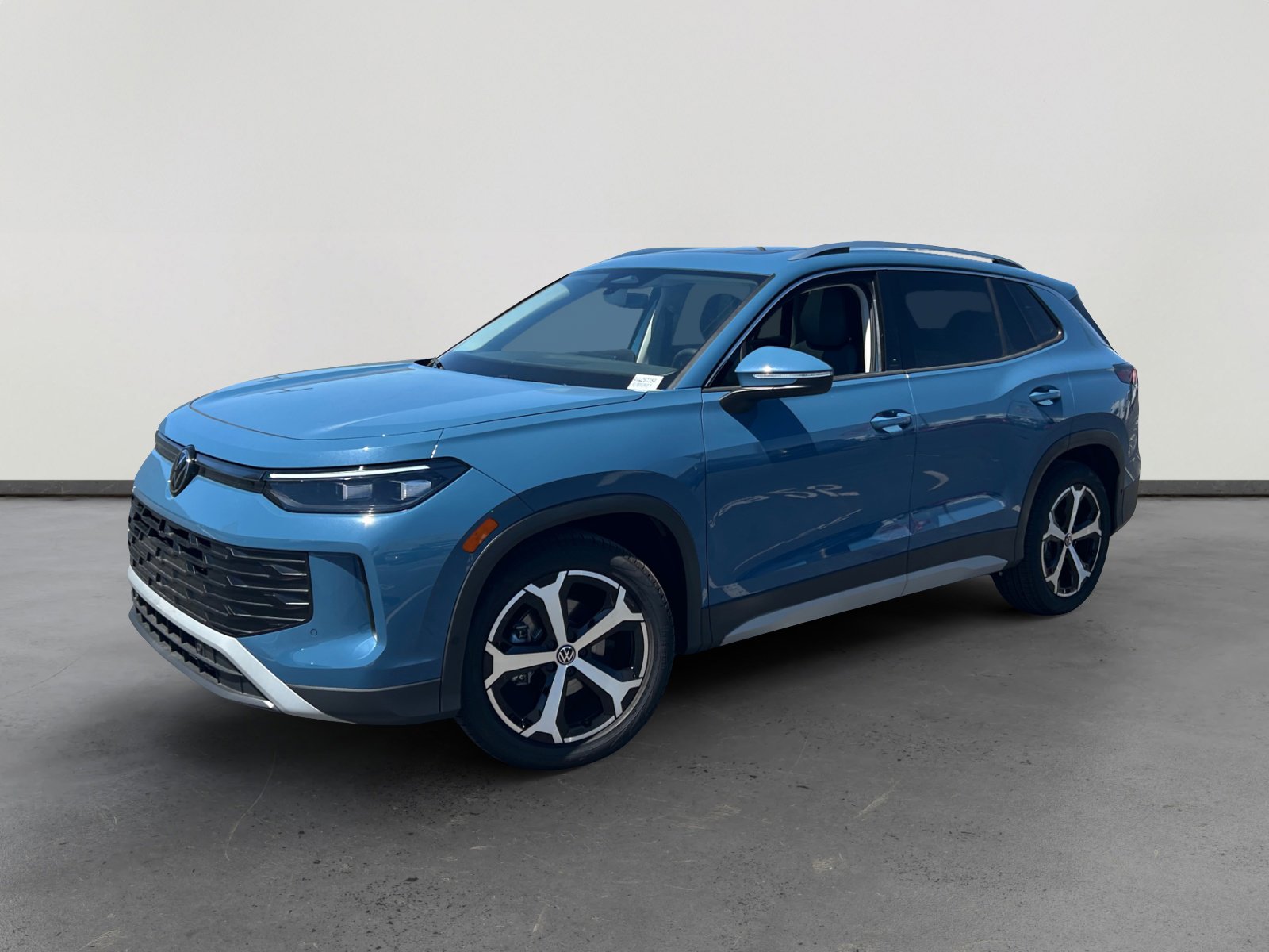 2026 Volkswagen Tiguan 2.0T SE's photo