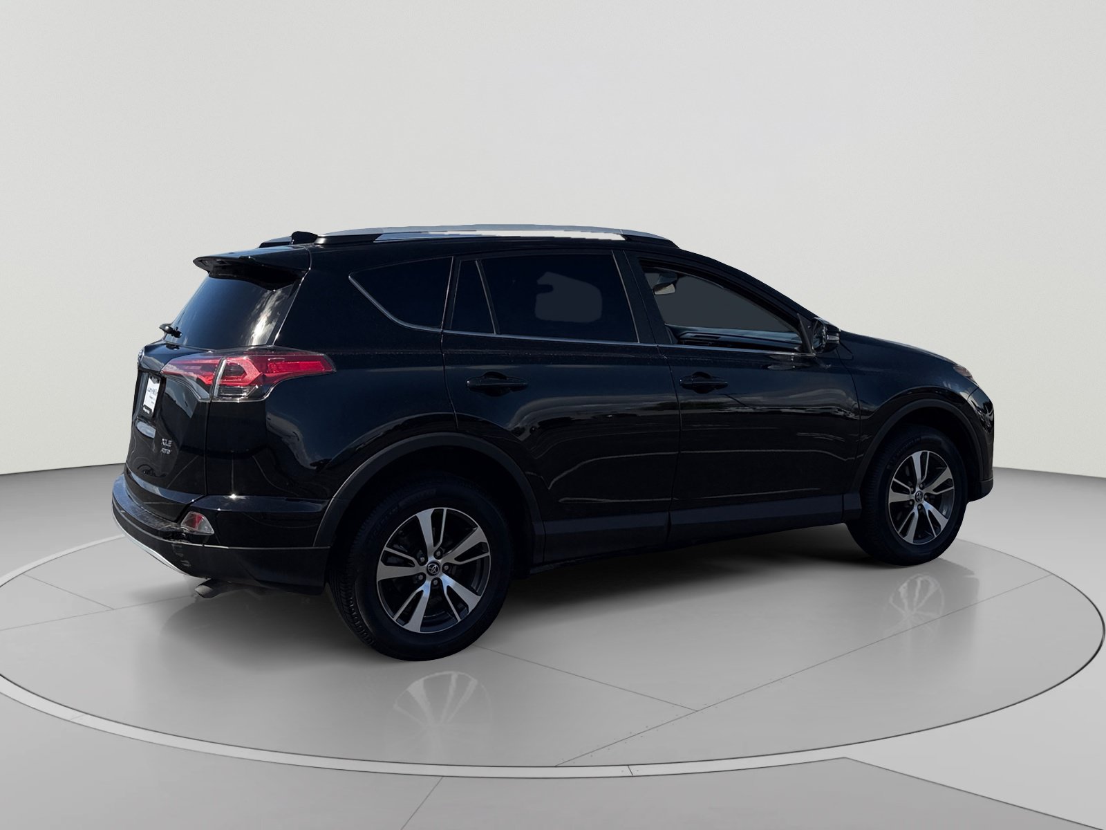 Used 2016 Toyota RAV4 XLE SUV