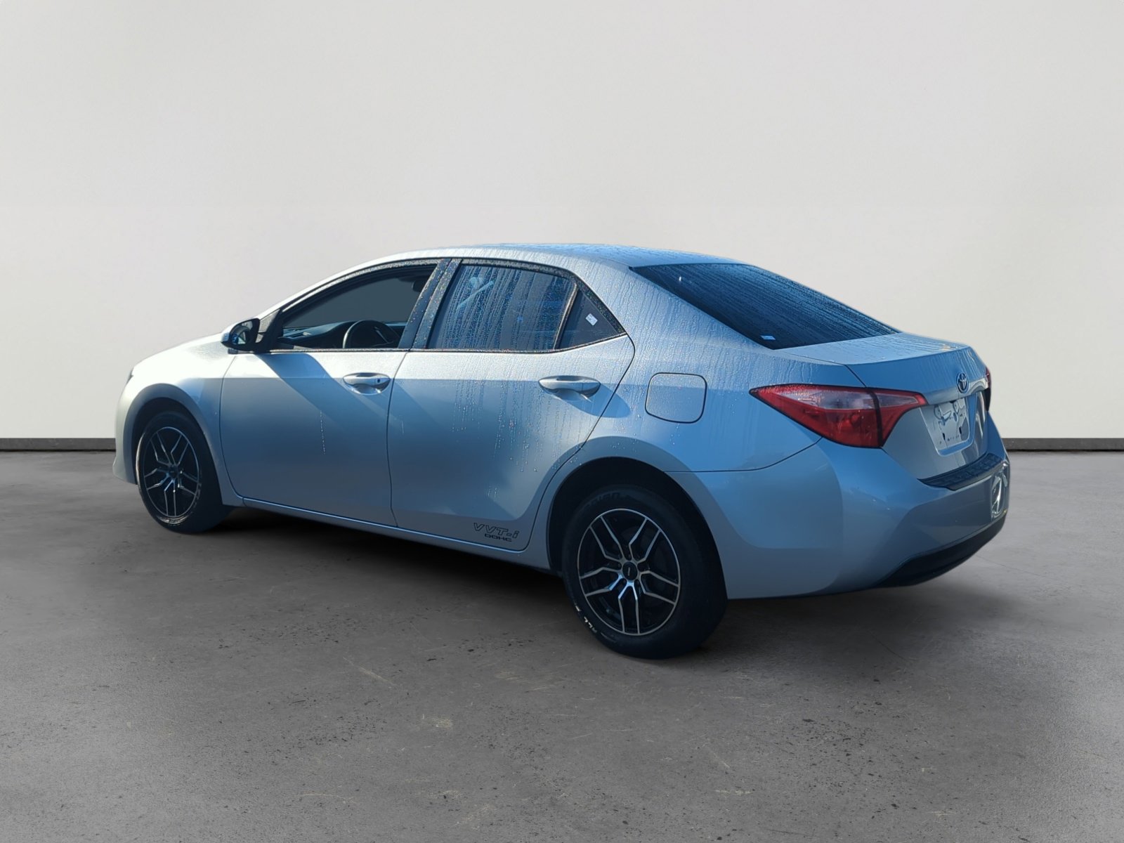 2017 Toyota Corolla LE photo 3