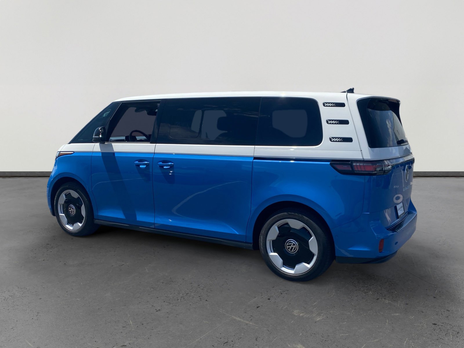 2025 Volkswagen ID. Buzz Pro S photo 3