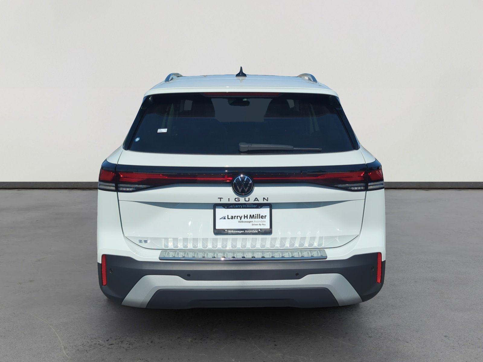 2026 Volkswagen Tiguan SE photo 4
