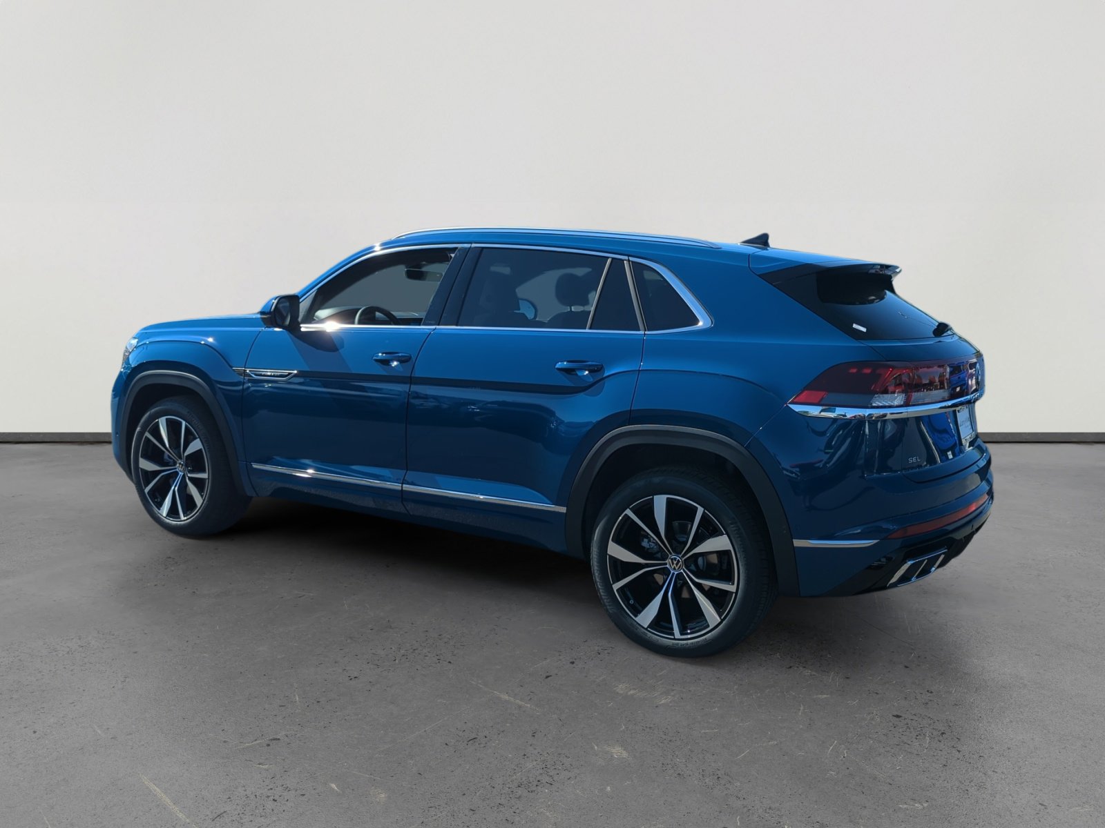 2026 Volkswagen Atlas Cross Sport SEL Premium R-Line photo 3