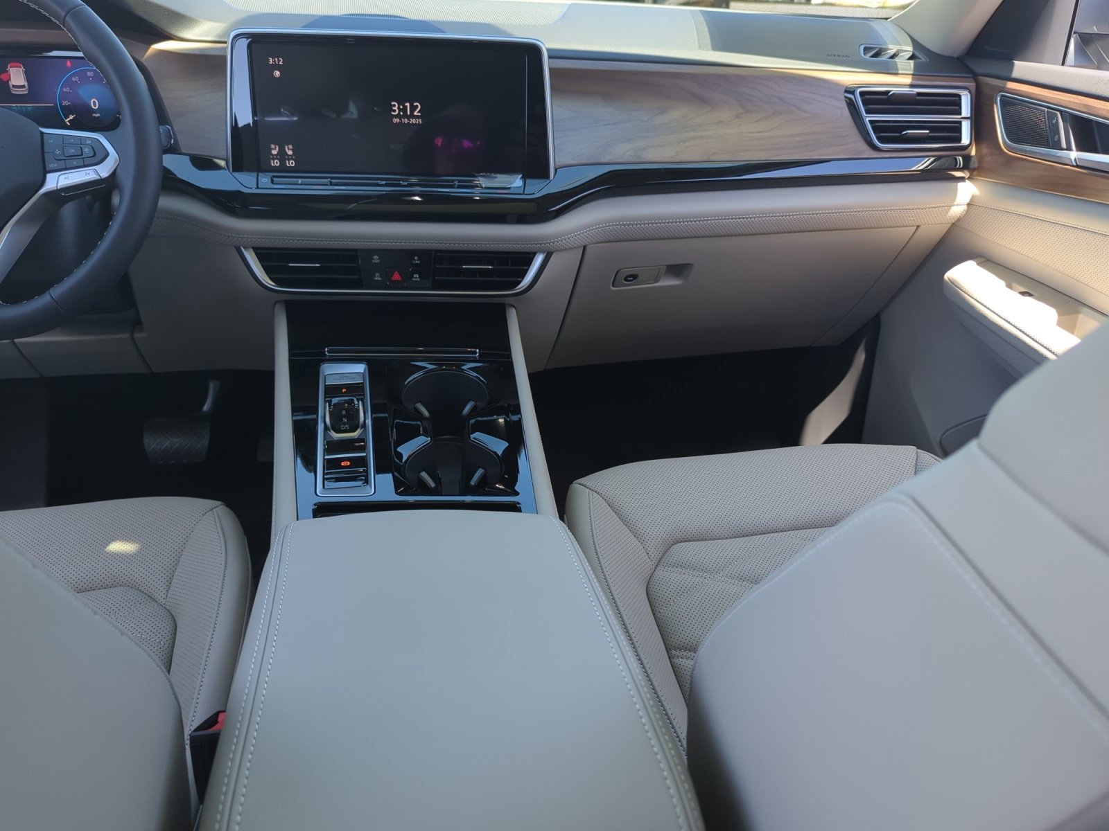 2026 Volkswagen Atlas SE w/Tech - Photo 20