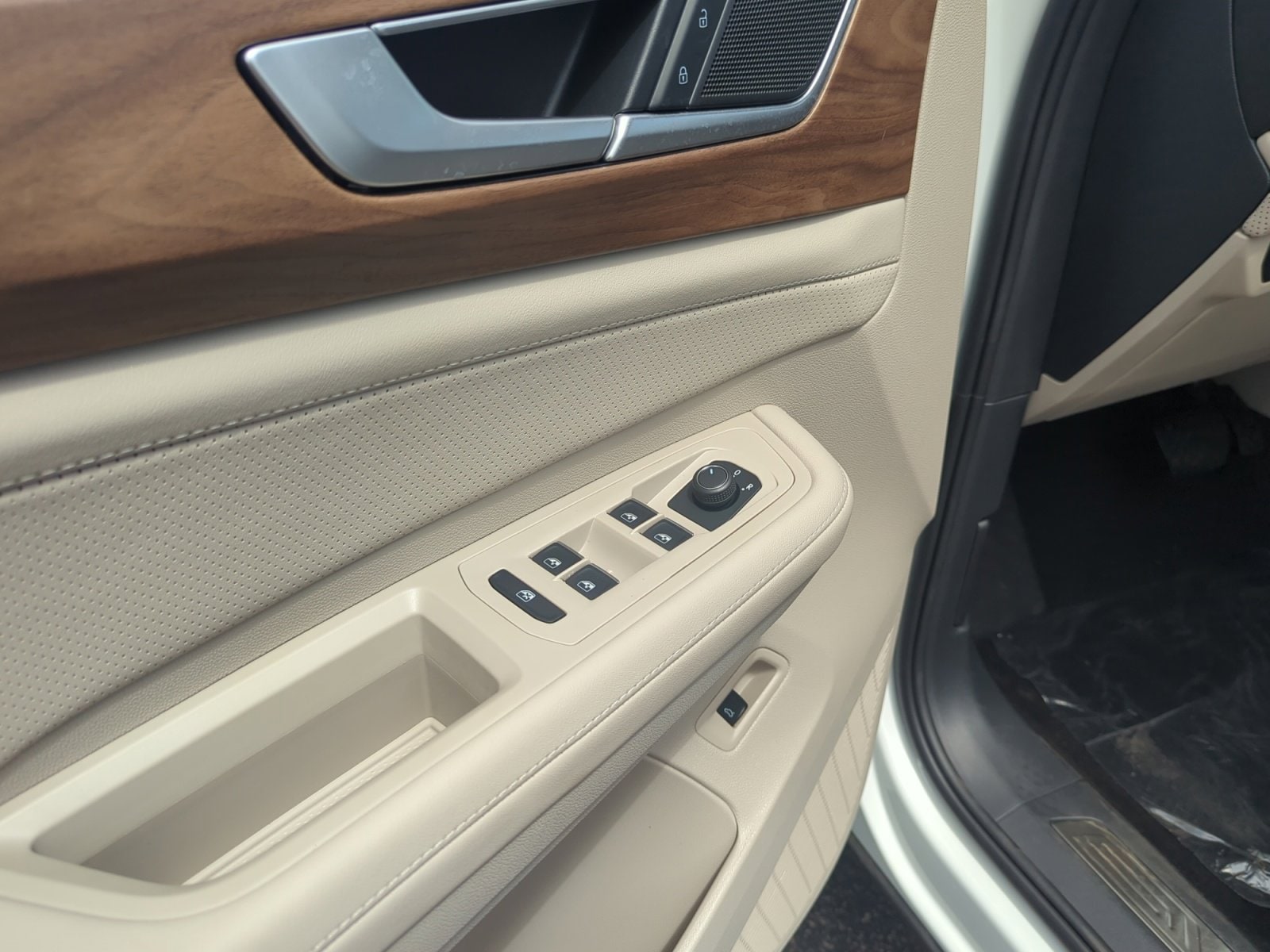 2026 Volkswagen Atlas SE w/Tech - Photo 13