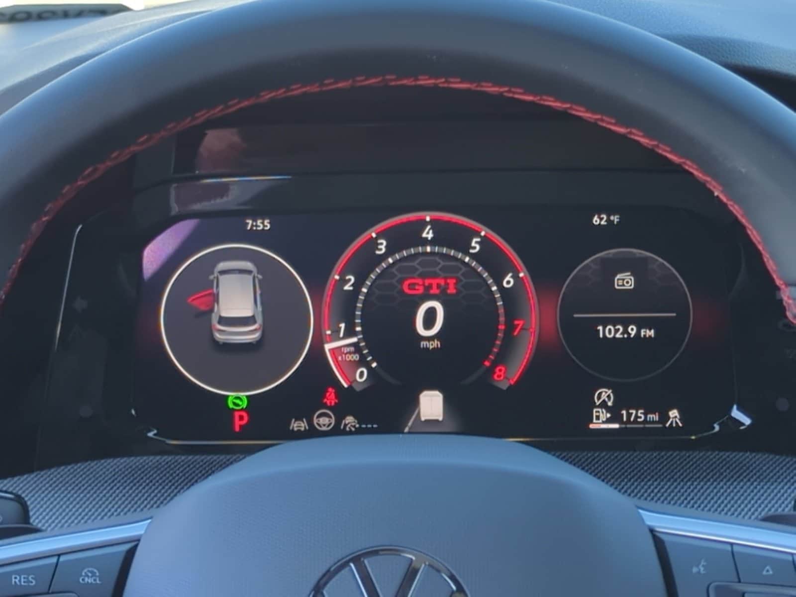 2025 Volkswagen Golf GTI SE - Photo 11