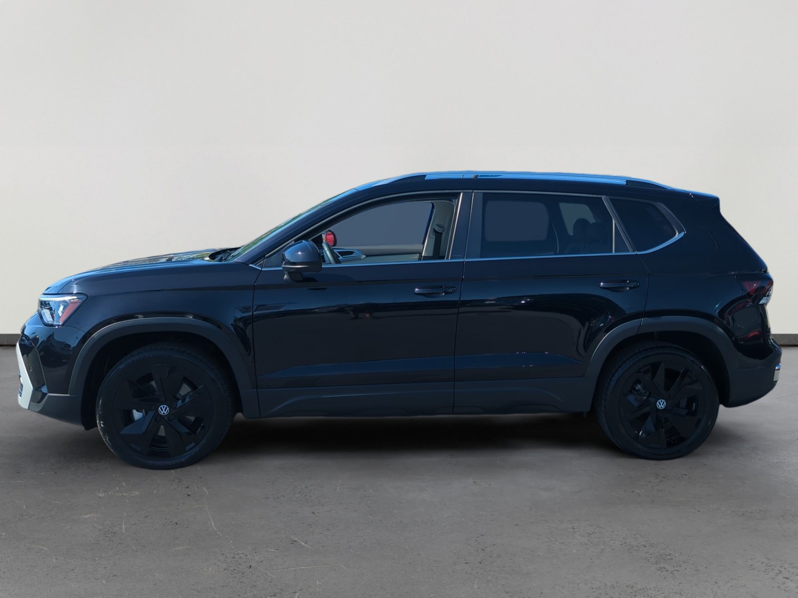 2025 Volkswagen Taos SE photo 2