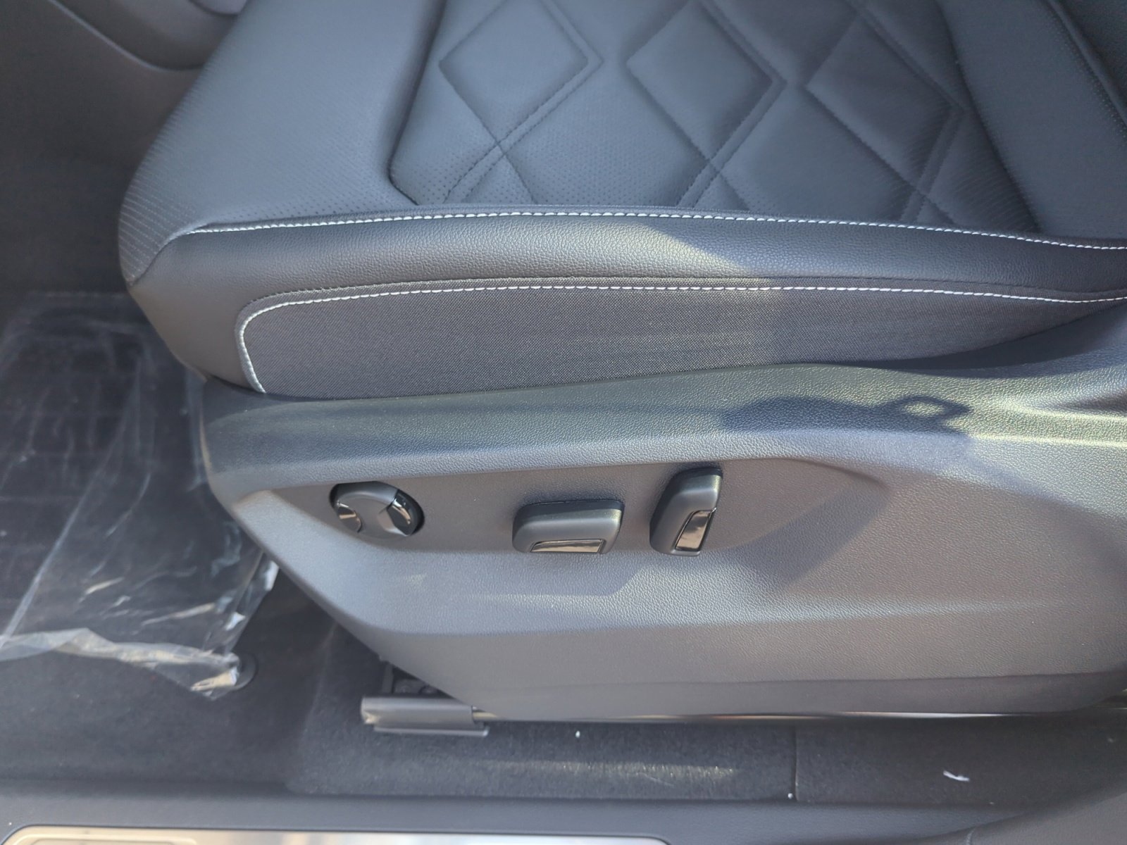 2026 Volkswagen Atlas SE w/Tech - Photo 14