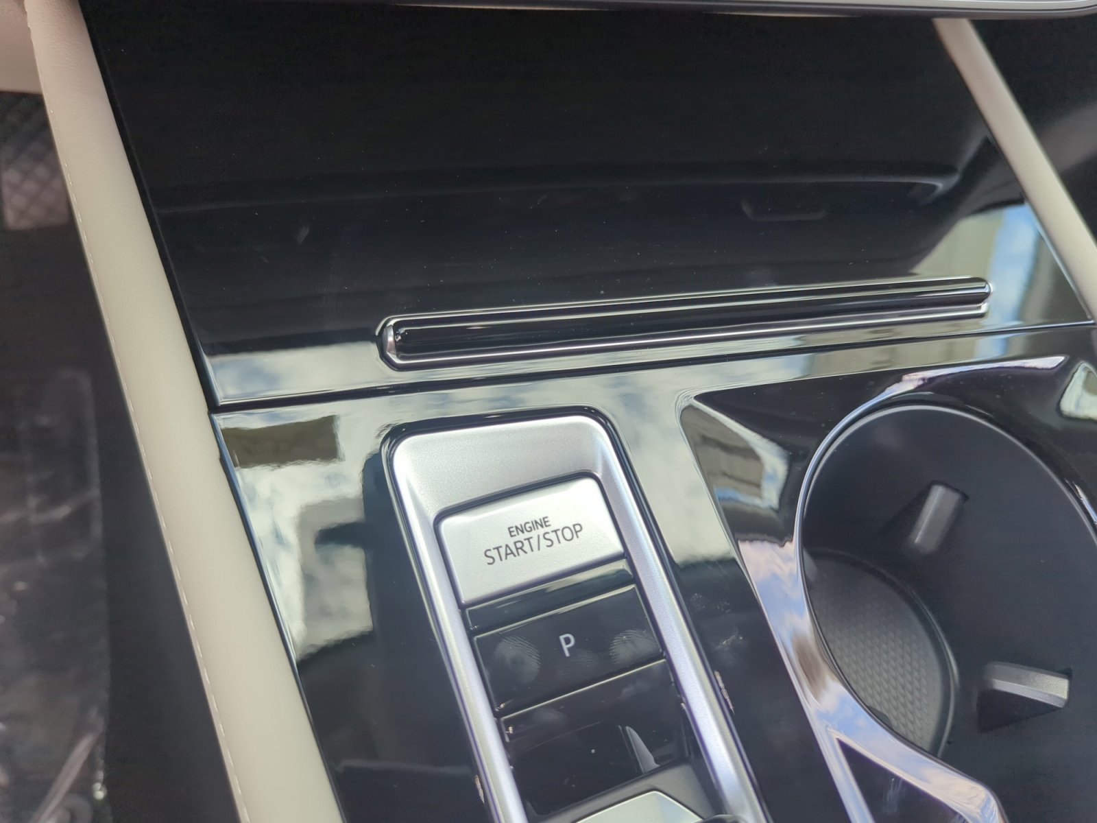 2026 Volkswagen Atlas SE w/Tech - Photo 28