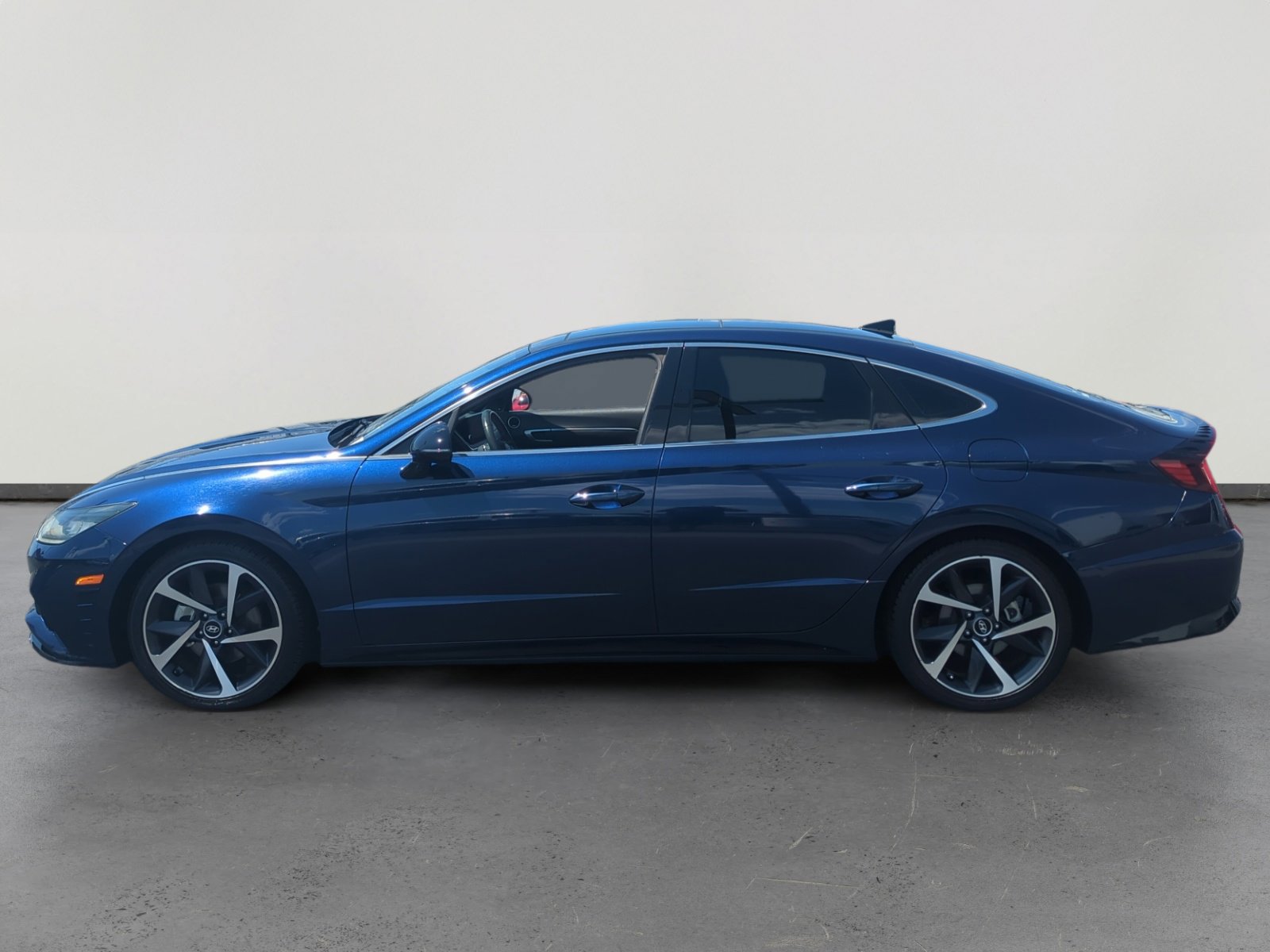 2022 Hyundai Sonata SEL Plus photo 2