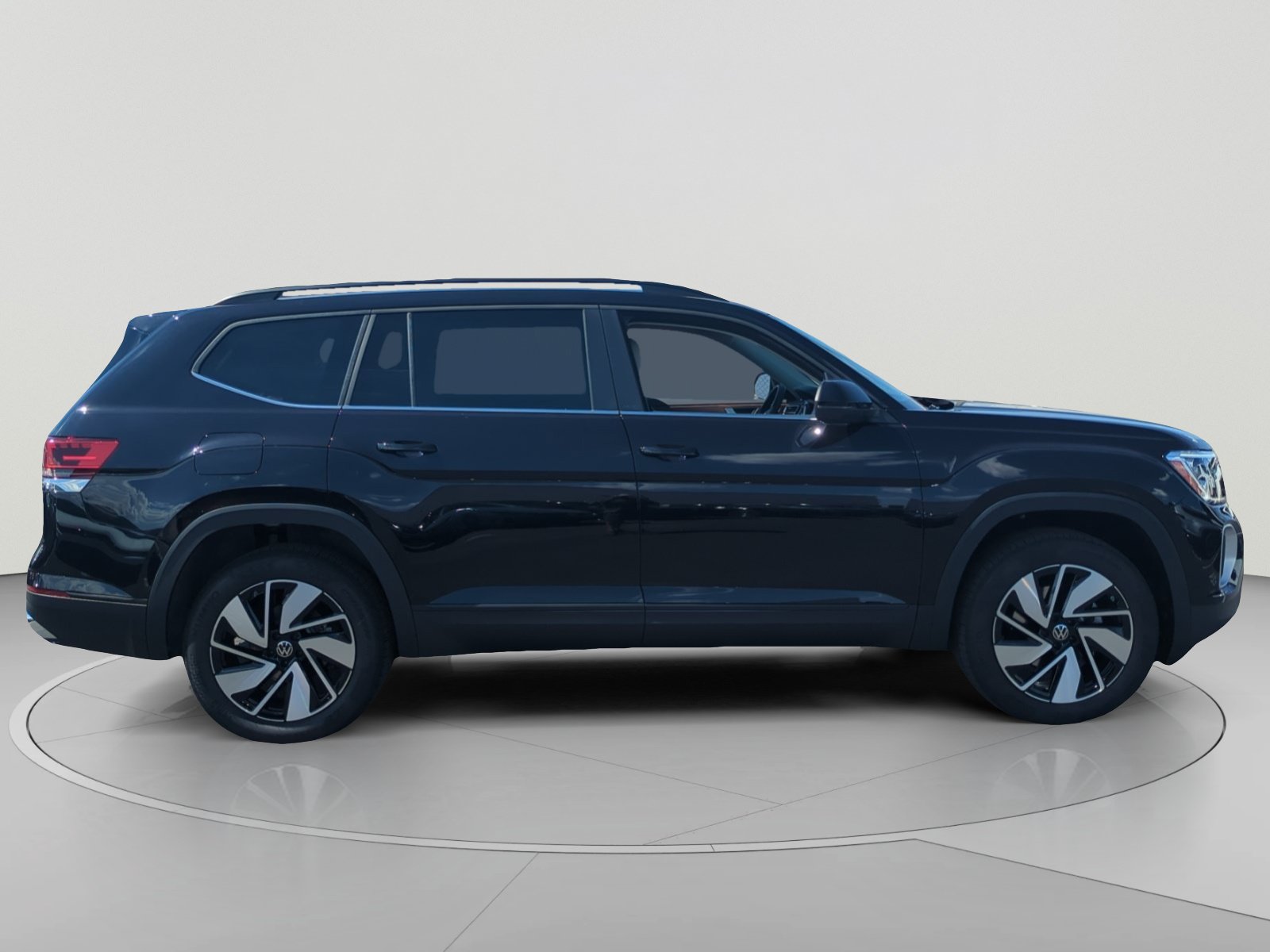 2026 Volkswagen Atlas SE w/Tech - Photo 6