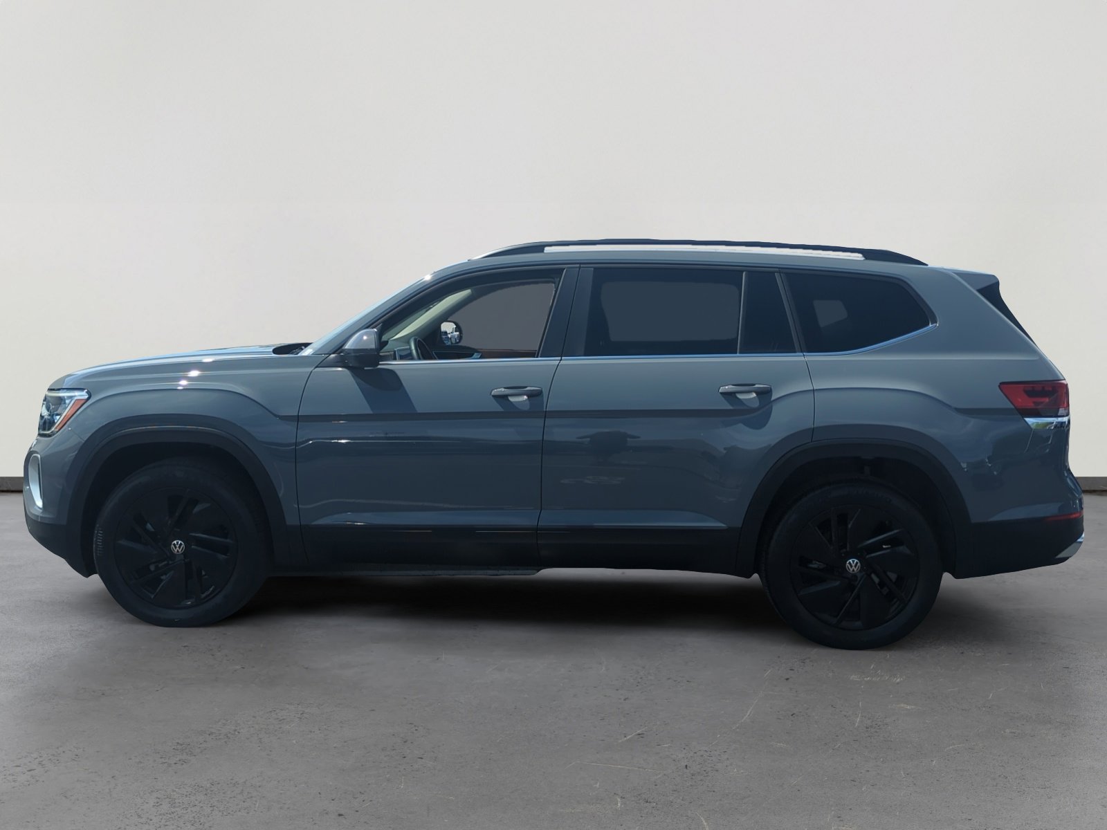 2025 Volkswagen Atlas SE Technology photo 2