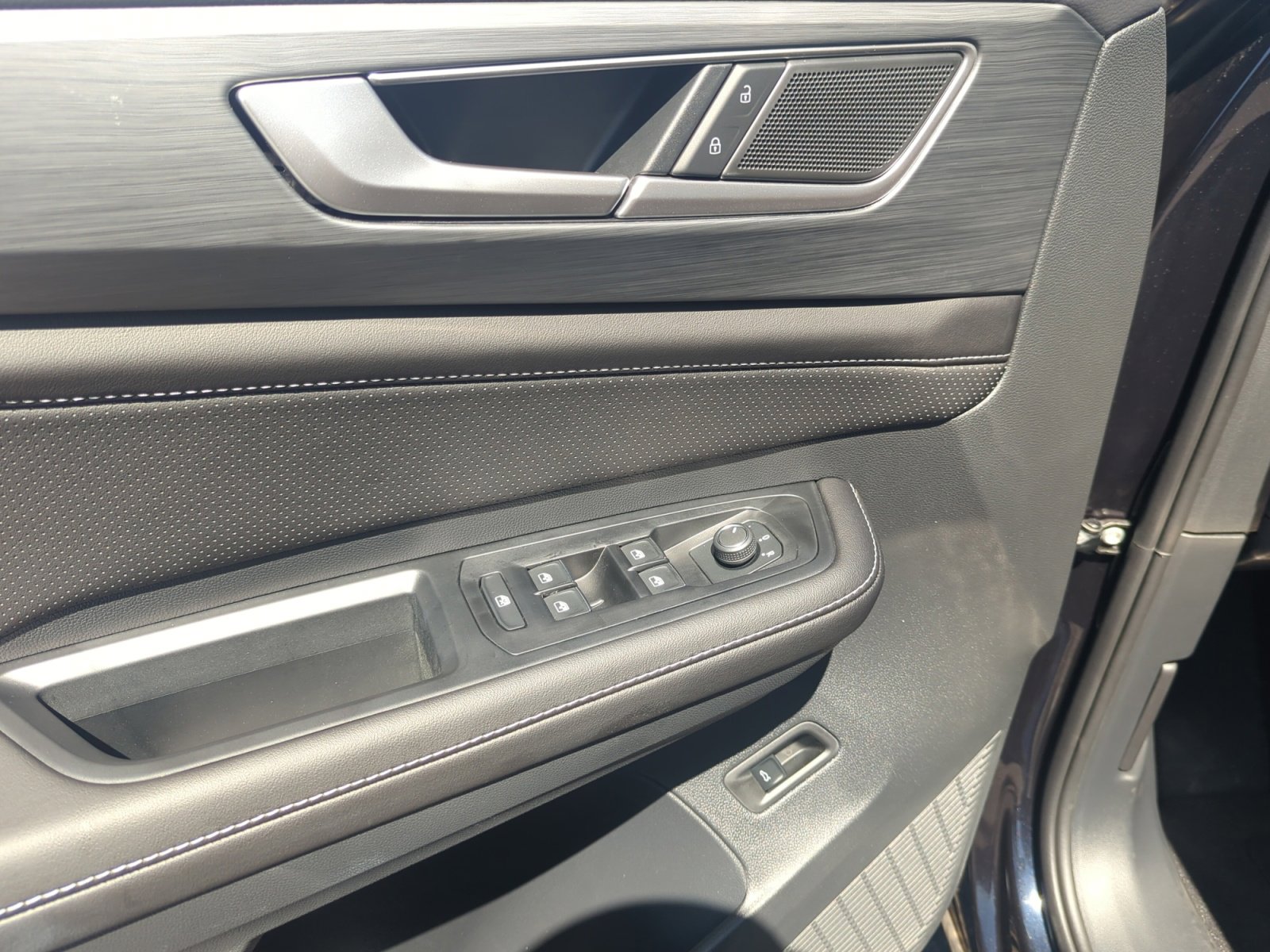 2026 Volkswagen Atlas Cross Sport SE w/Tech - Photo 13