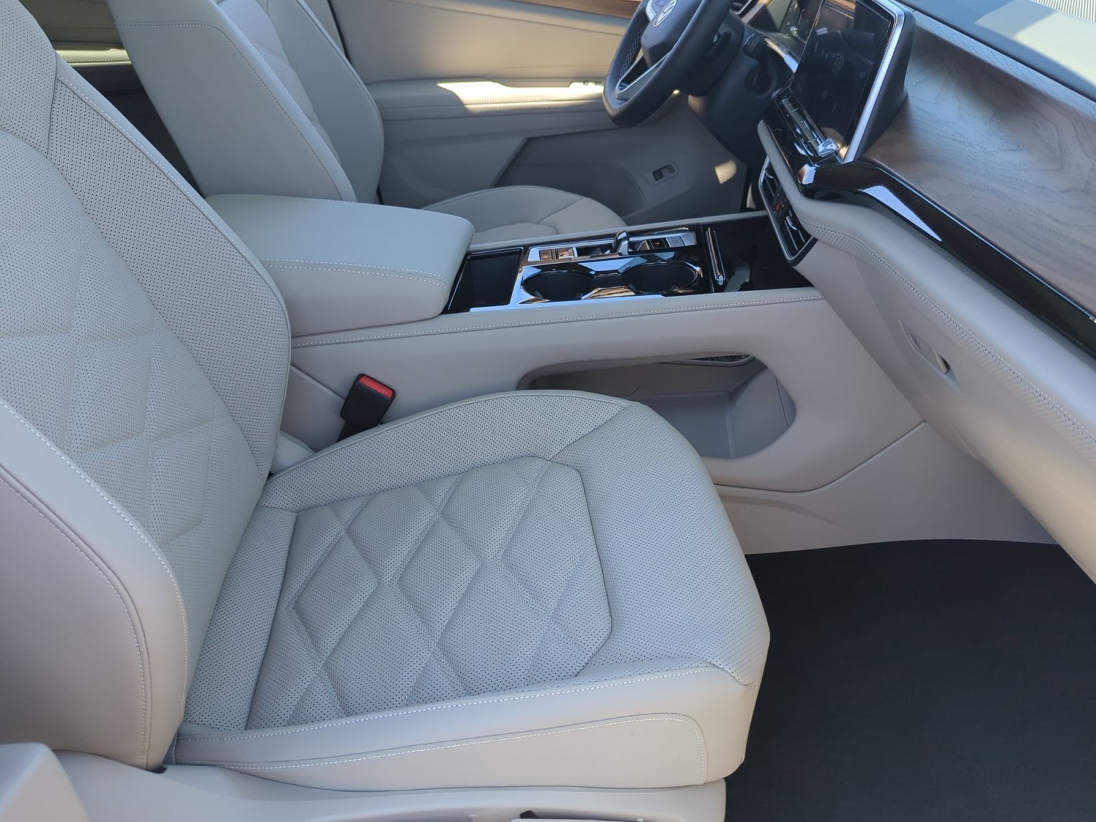 2026 Volkswagen Atlas SE w/Tech - Photo 19