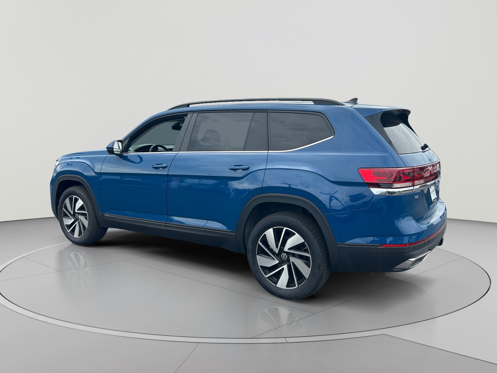 2026 Volkswagen Atlas SE w/Tech - Photo 3