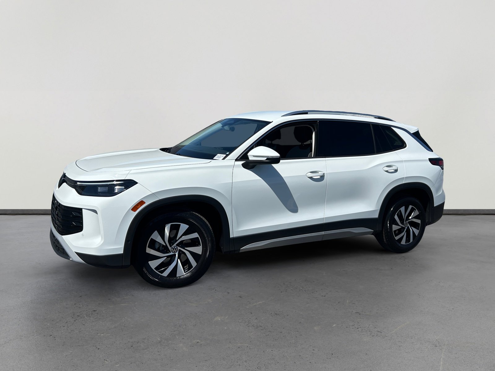 2026 Volkswagen Tiguan 2.0T S's photo
