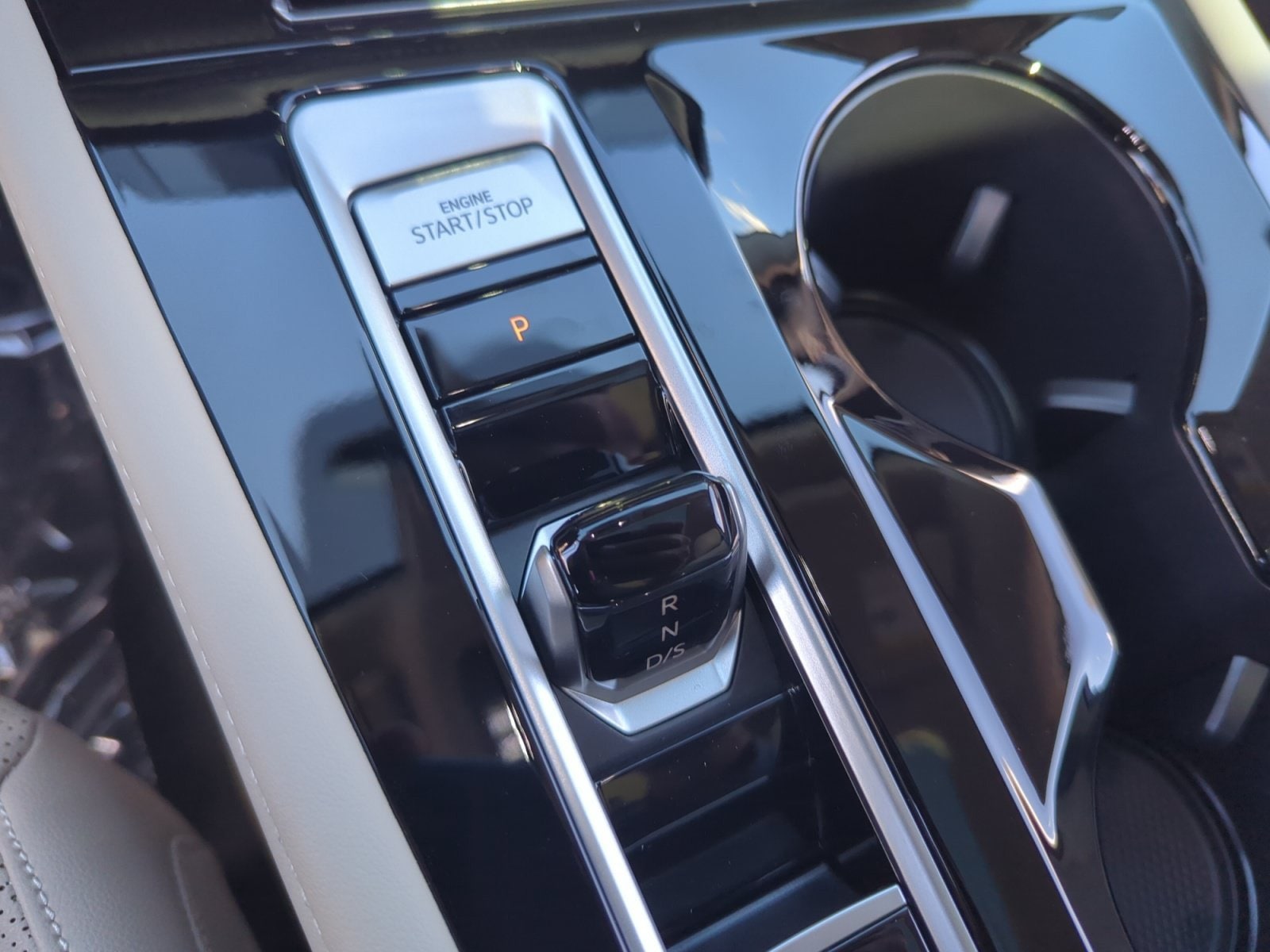 2026 Volkswagen Atlas SE w/Tech - Photo 15