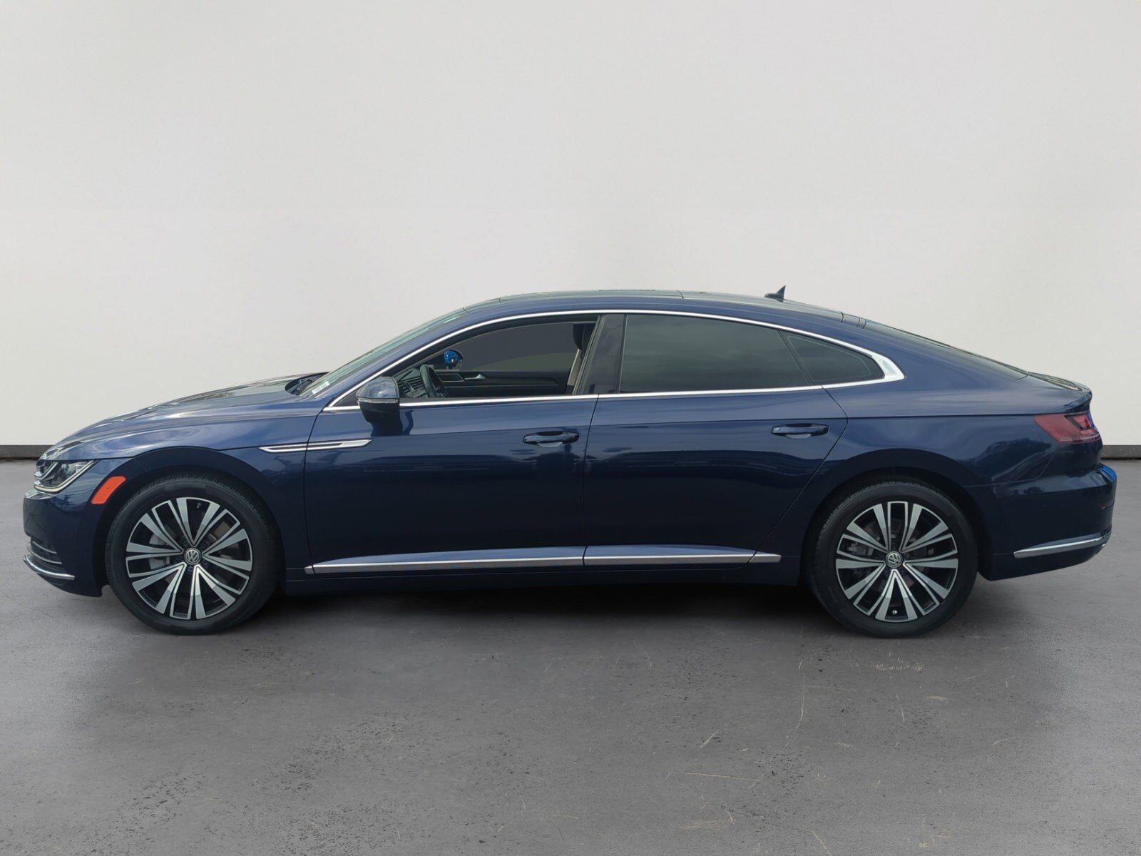 2019 Volkswagen Arteon SEL photo 2