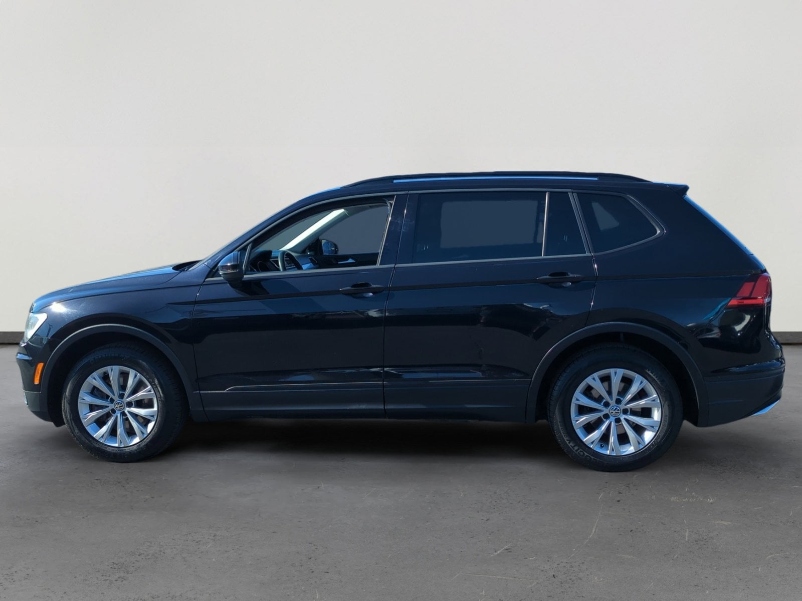 Used 2019 Volkswagen Tiguan S with VIN 3VV1B7AX5KM117125 for sale in Avondale, AZ