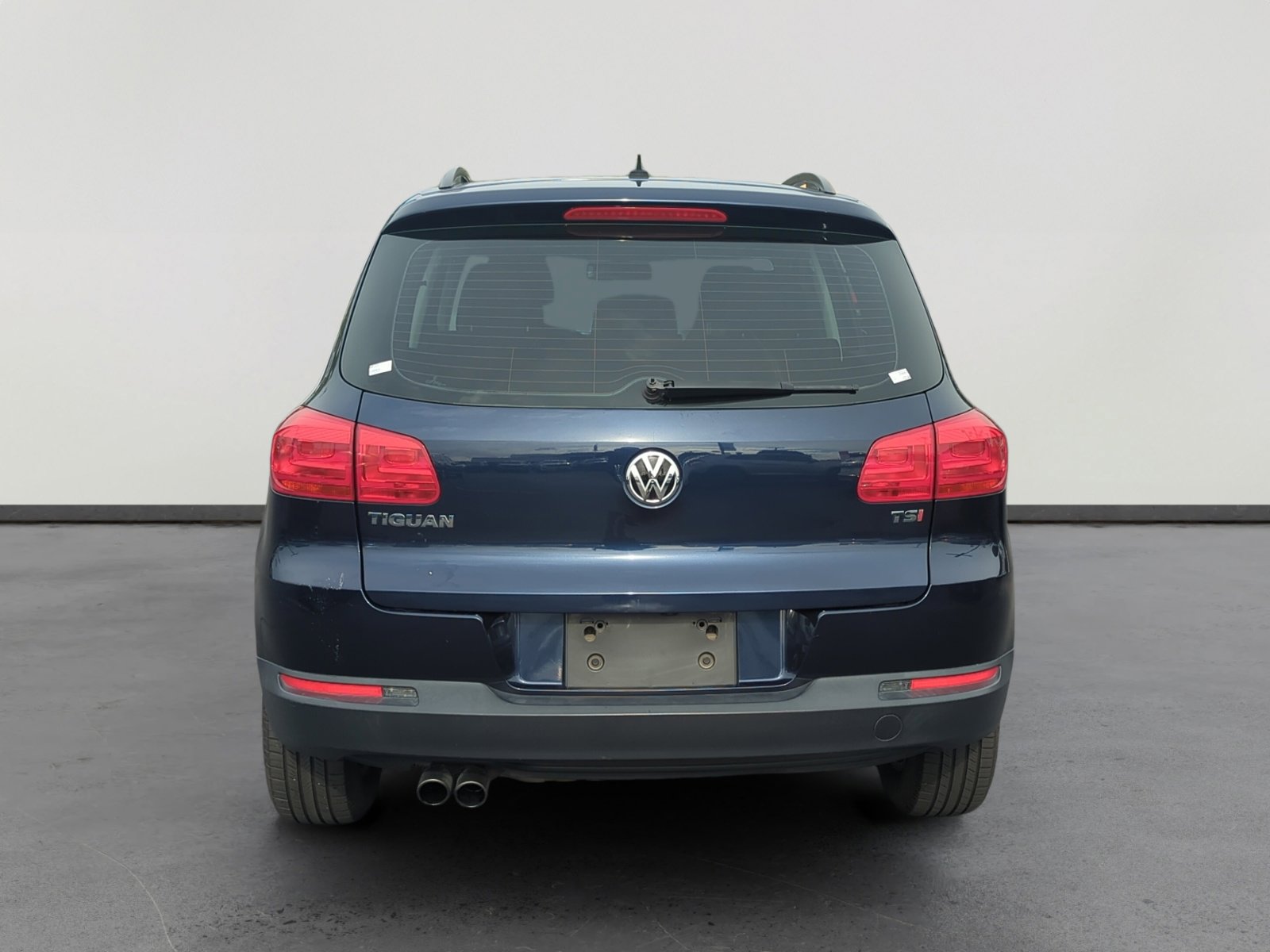 2016 Volkswagen Tiguan S photo 3
