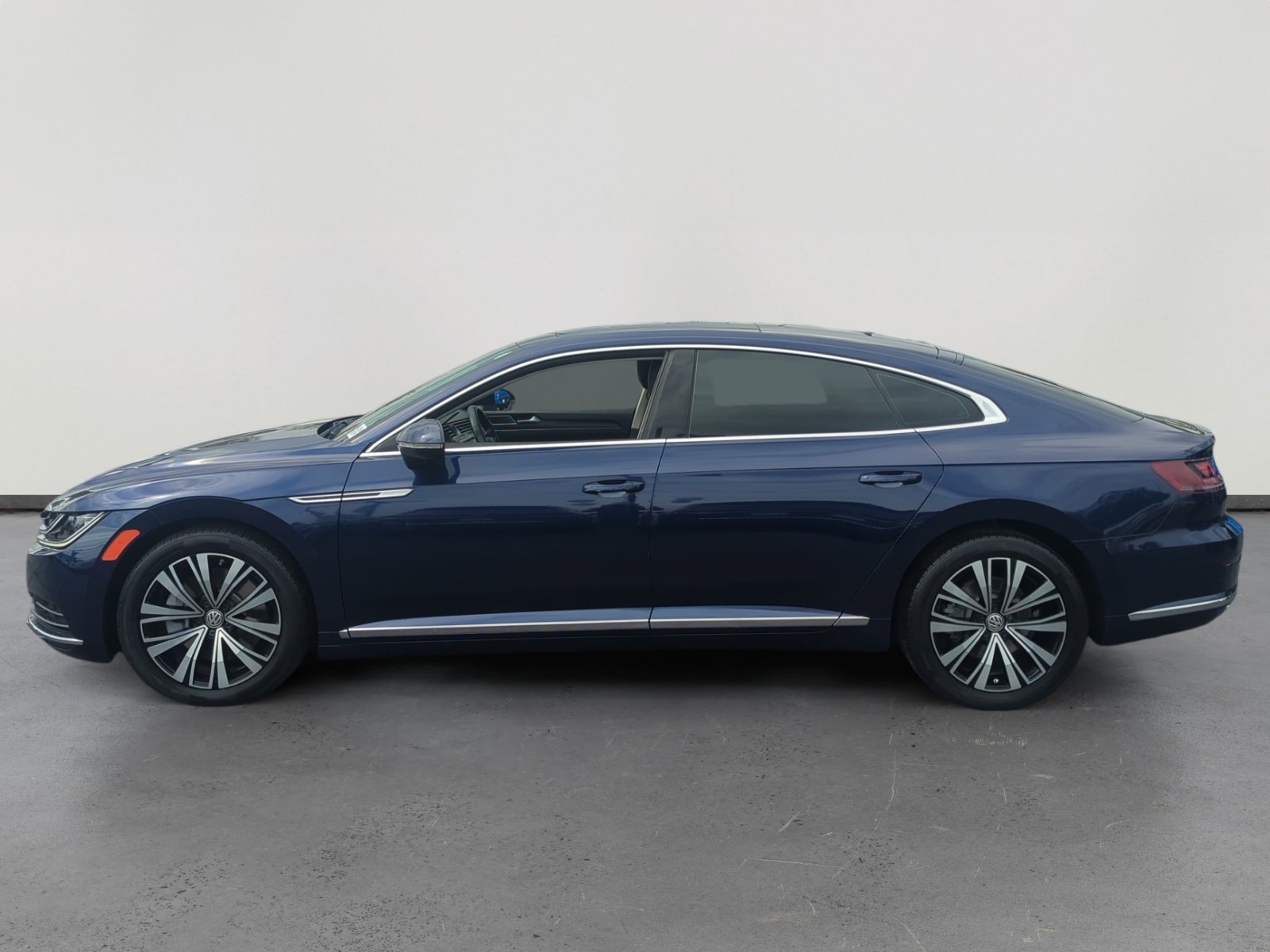 2019 Volkswagen Arteon SEL photo 2