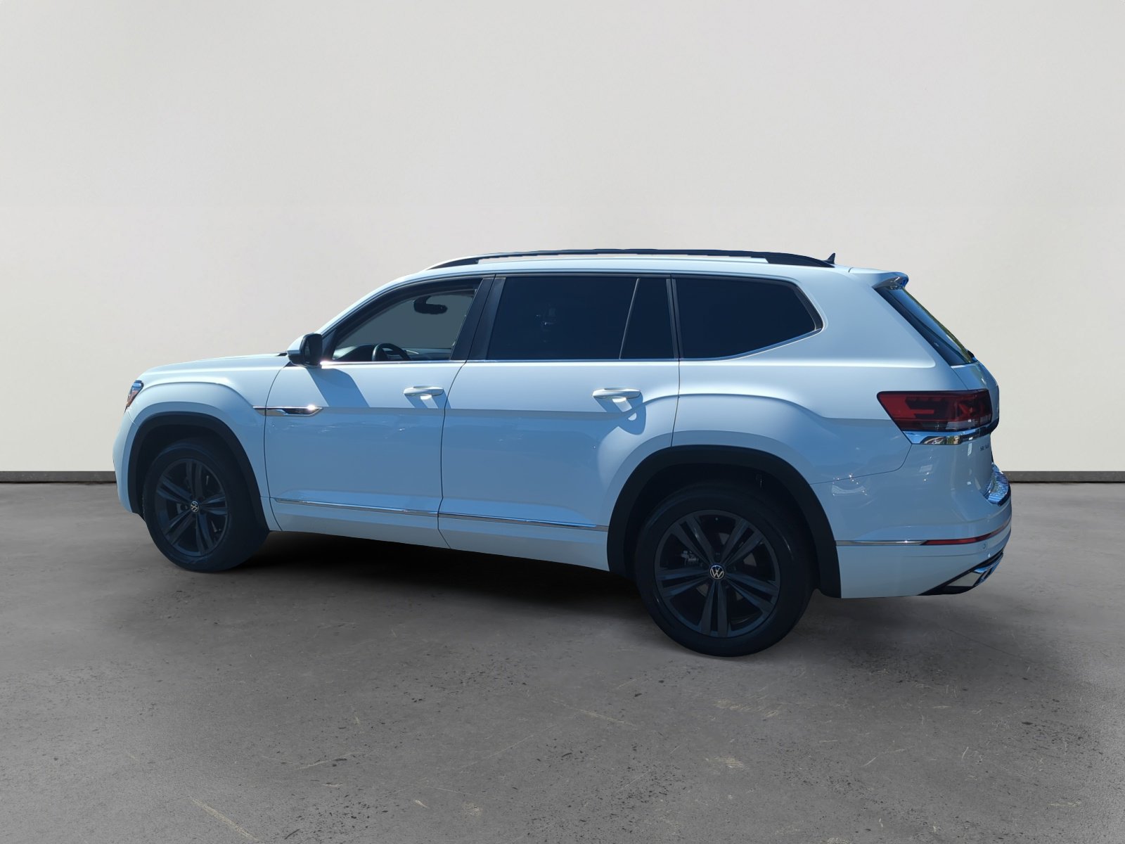 2021 Volkswagen Atlas V6 SE Technology R-Line photo 3