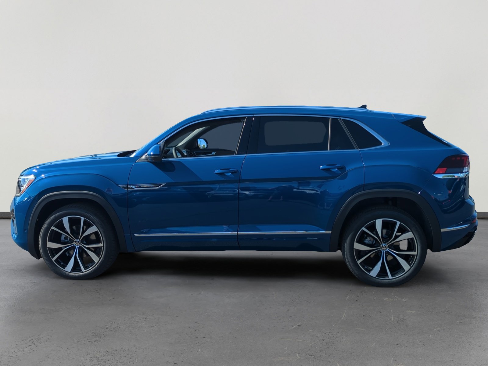 2026 Volkswagen Atlas Cross Sport SEL Premium R-Line photo 2