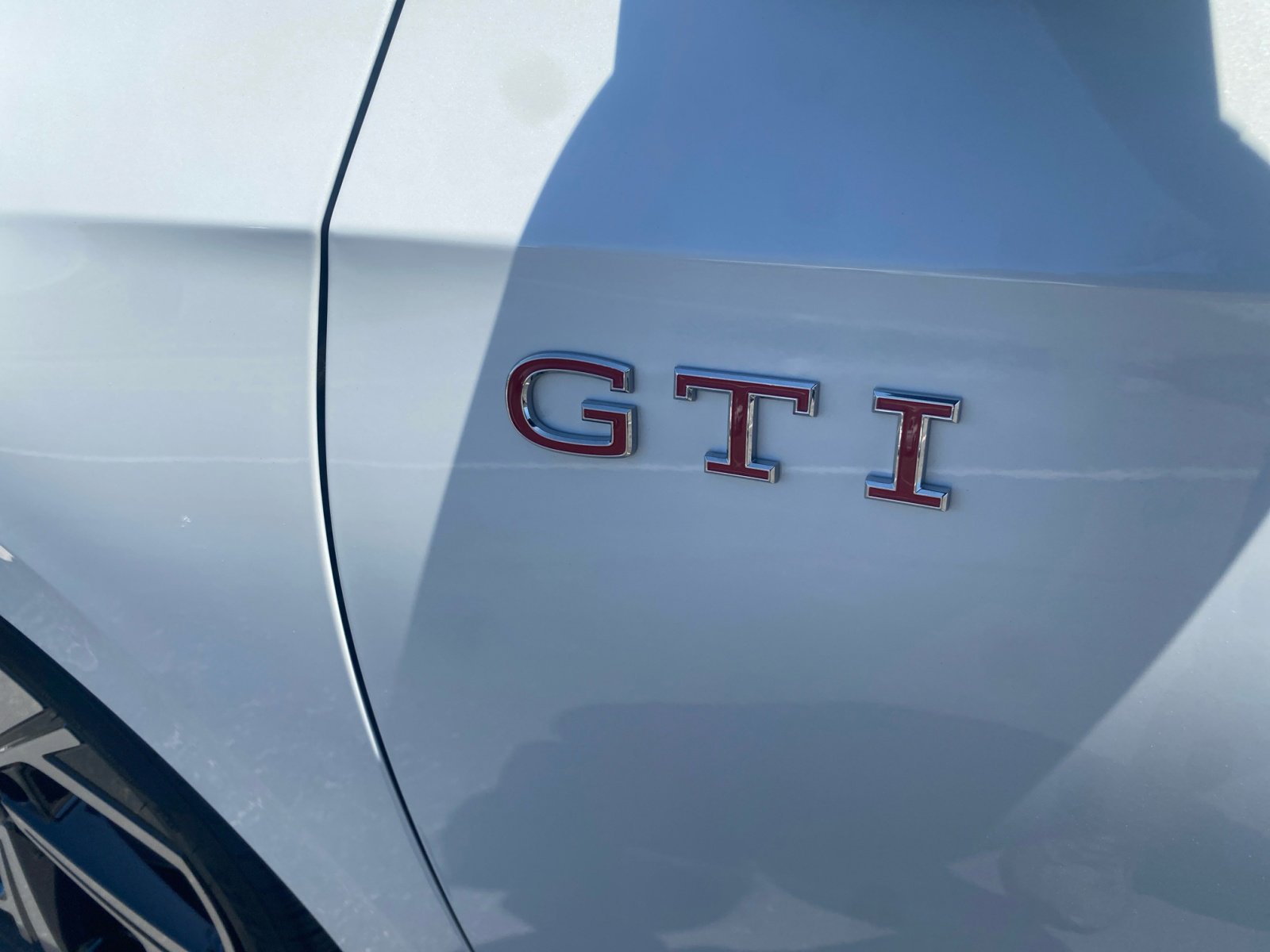 2025 Volkswagen Golf GTI SE photo 3