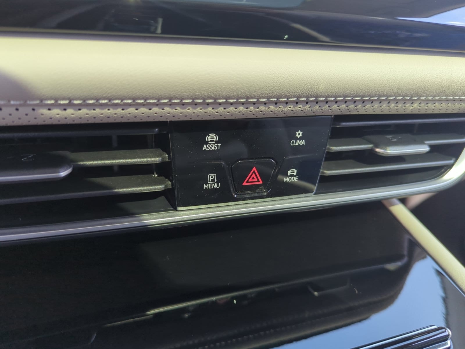 2026 Volkswagen Atlas SE w/Tech - Photo 12