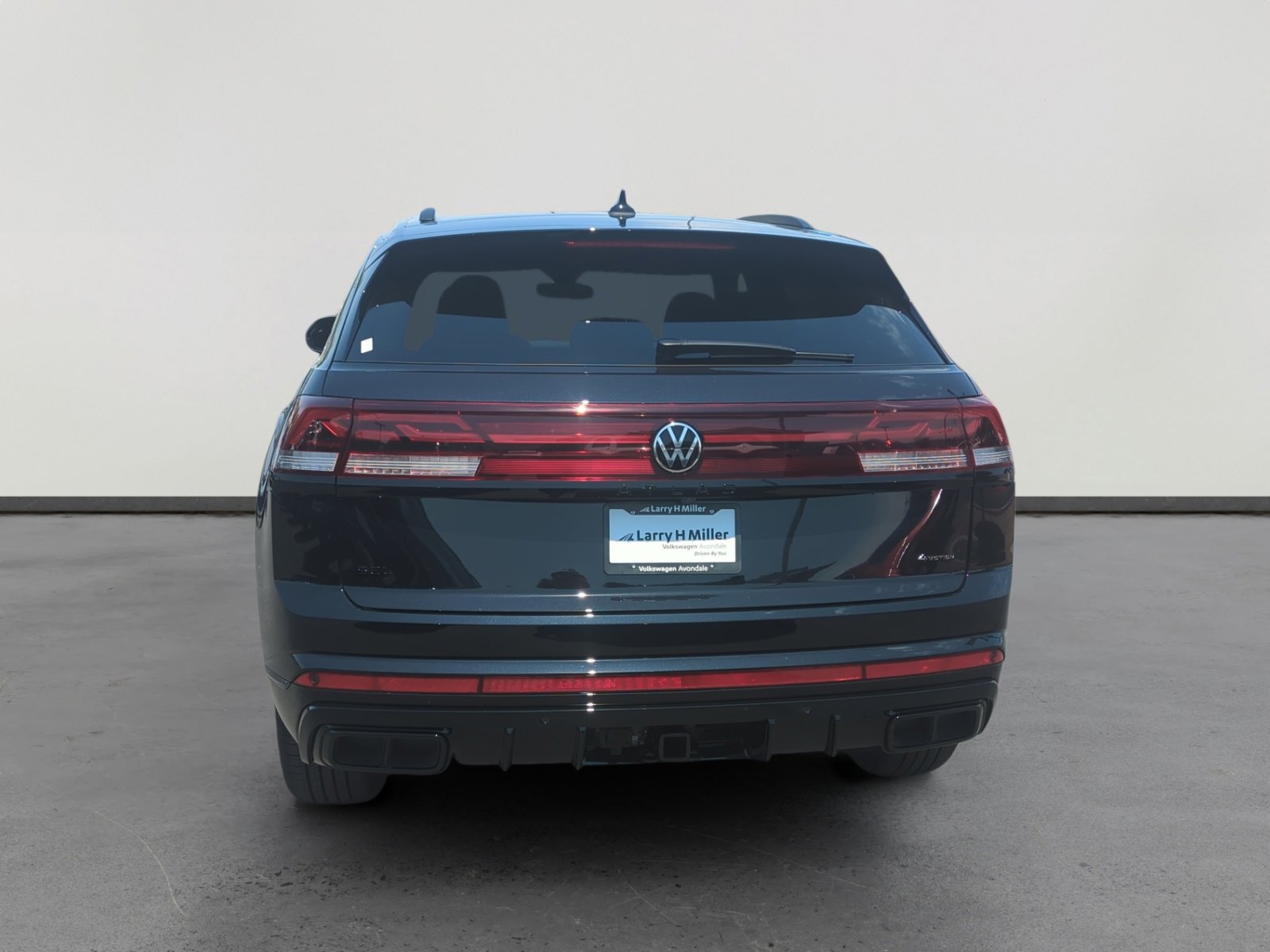2025 Volkswagen Atlas Cross Sport SEL R-Line photo 4