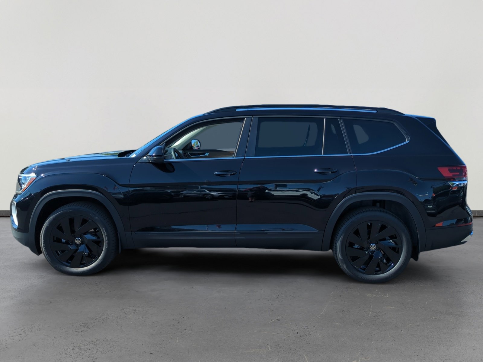2026 Volkswagen Atlas SE Technology photo 2