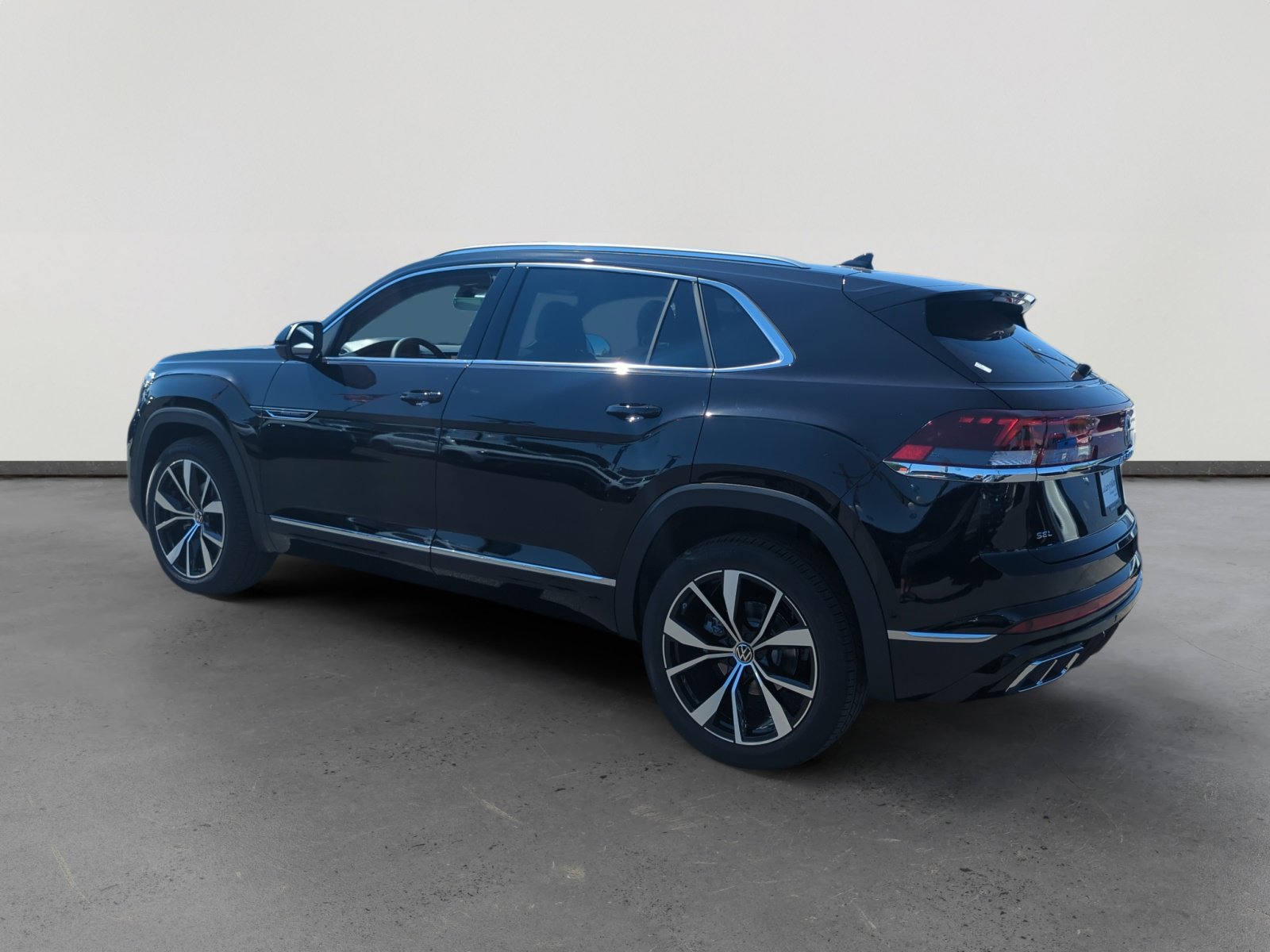 2026 Volkswagen Atlas Cross Sport SEL Premium R-Line photo 3