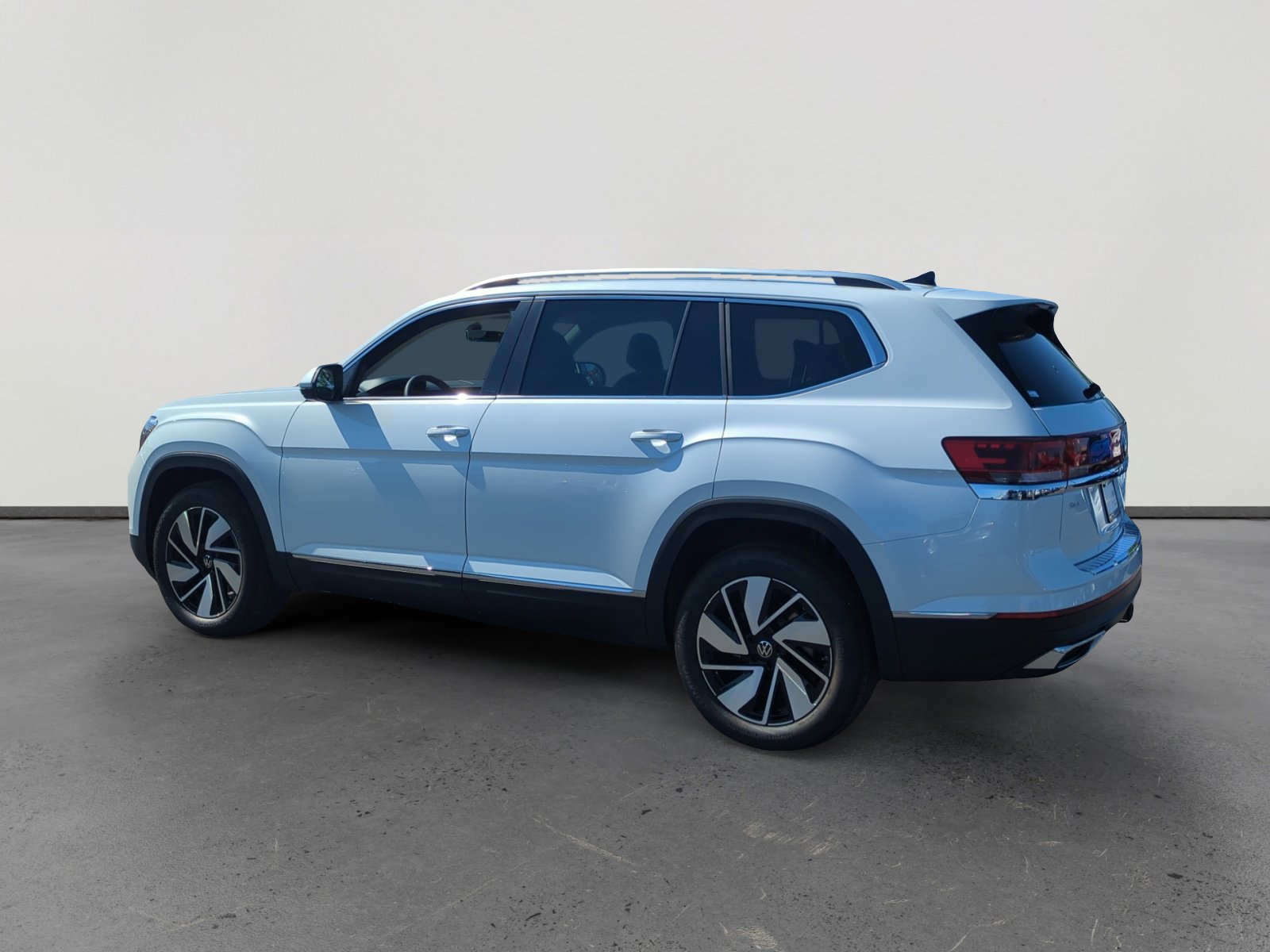 2026 Volkswagen Atlas SEL photo 3