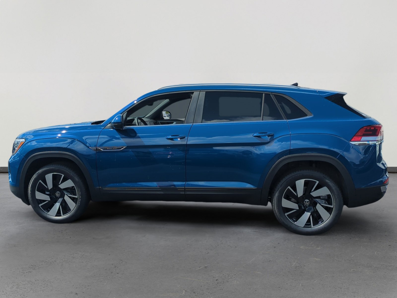 2026 Volkswagen Atlas Cross Sport SE Technology photo 2