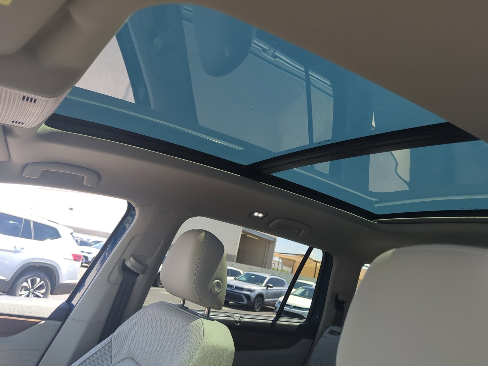 2026 Volkswagen Atlas SE w/Tech - Photo 32