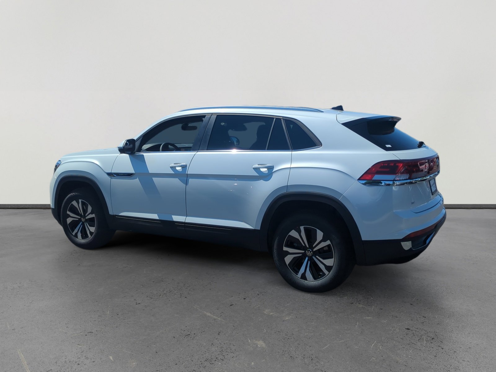 2026 Volkswagen Atlas Cross Sport SE photo 3
