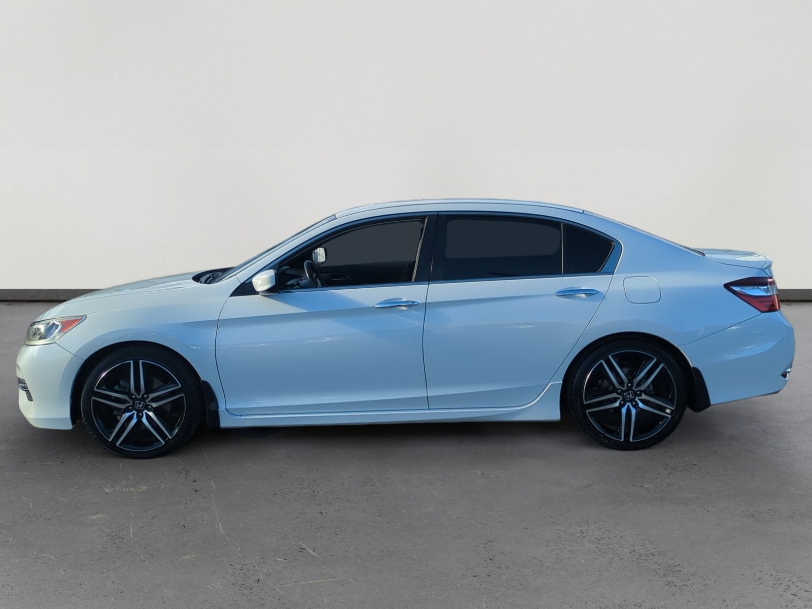 Used 2017 Honda Accord Sport with VIN 1HGCR2F55HA124726 for sale in Avondale, AZ